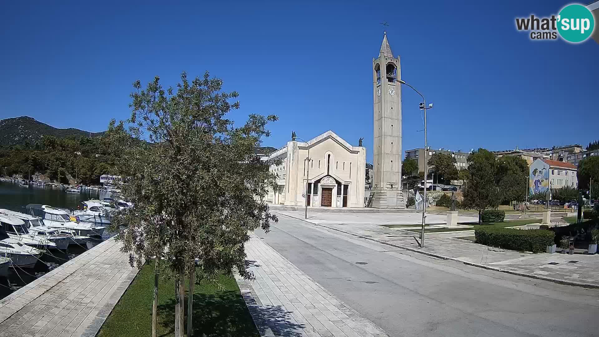 Ploče Webcam | Captivating Views of Riva and the Cathedral