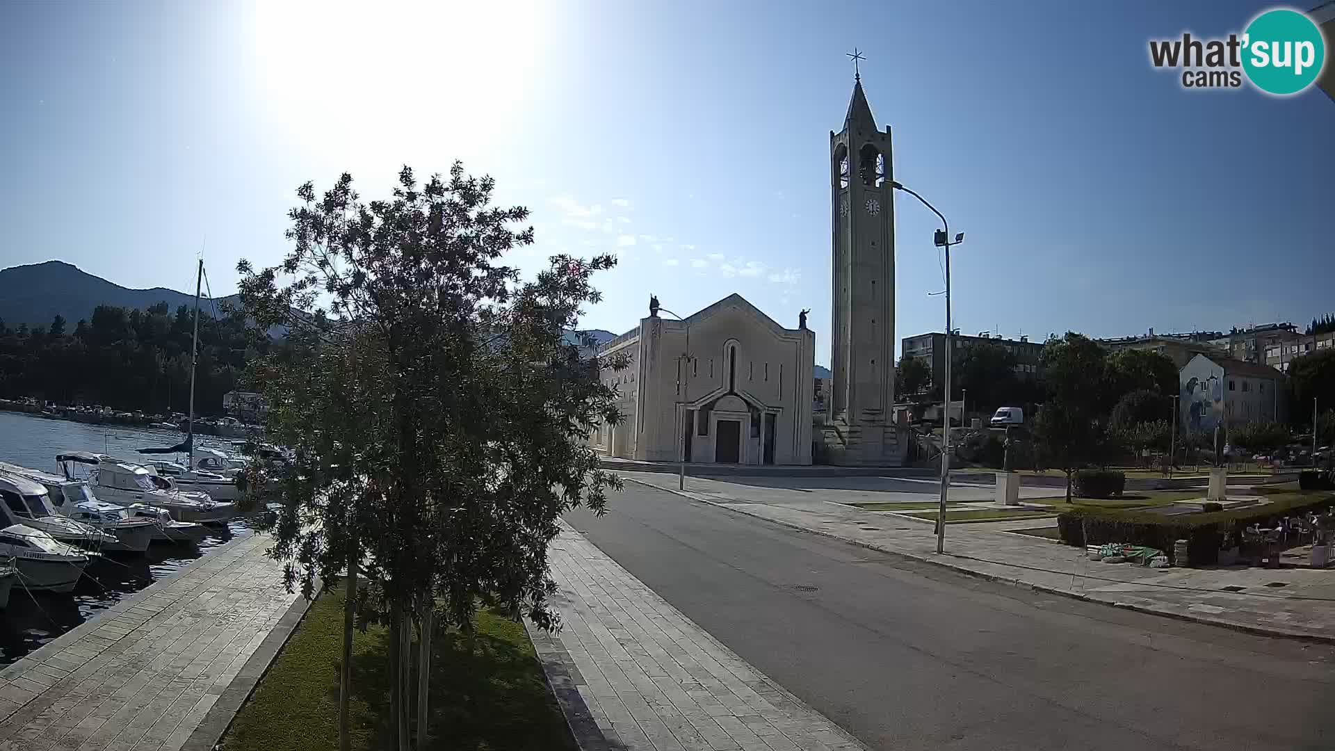Ploče Webcam | Captivating Views of Riva and the Cathedral