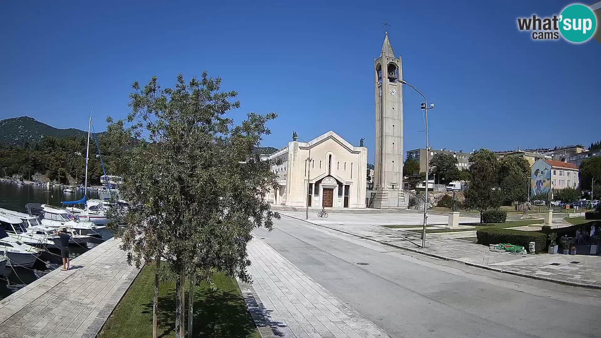 Ploče Webcam | Captivating Views of Riva and the Cathedral