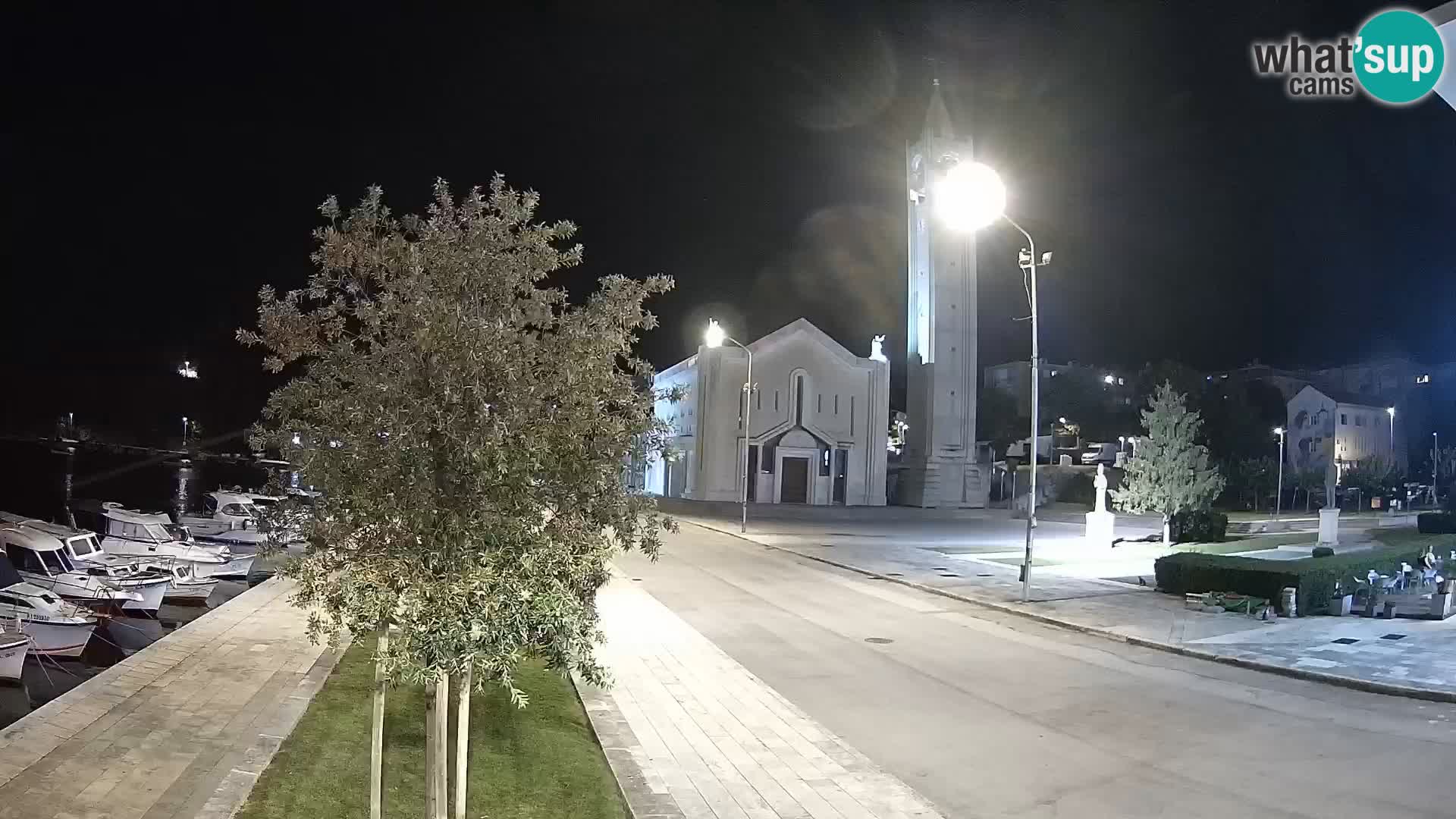 Ploče Webcam | Captivating Views of Riva and the Cathedral