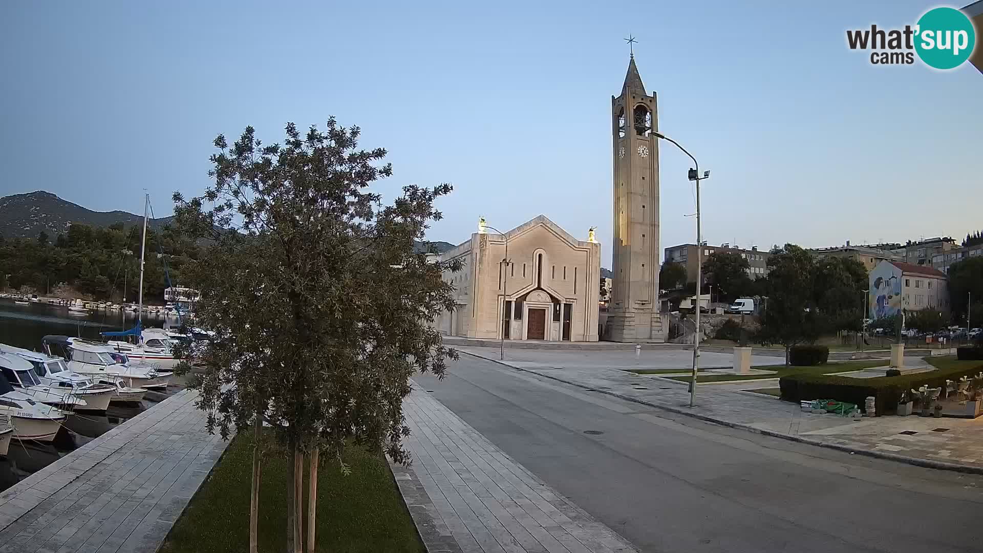 Ploče Webcam | Captivating Views of Riva and the Cathedral