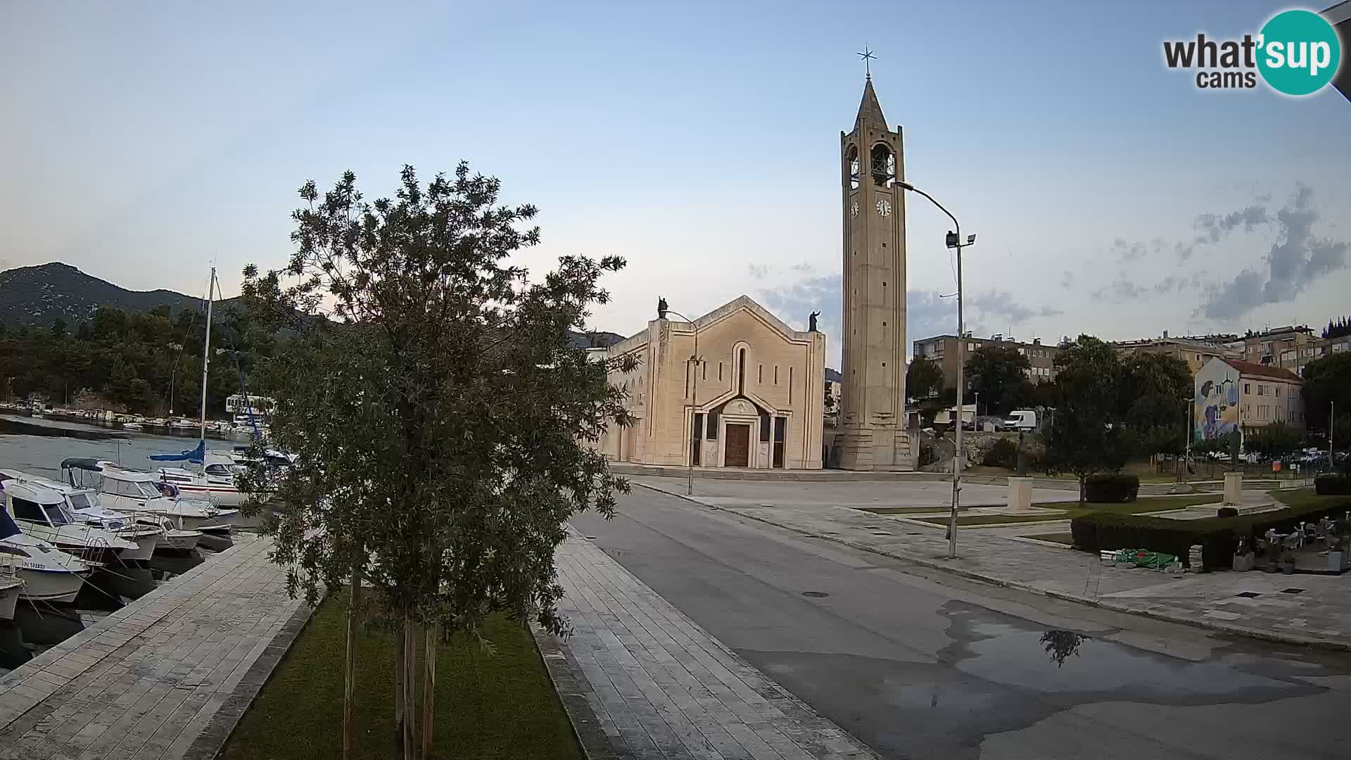 Ploče Webcam | Captivating Views of Riva and the Cathedral