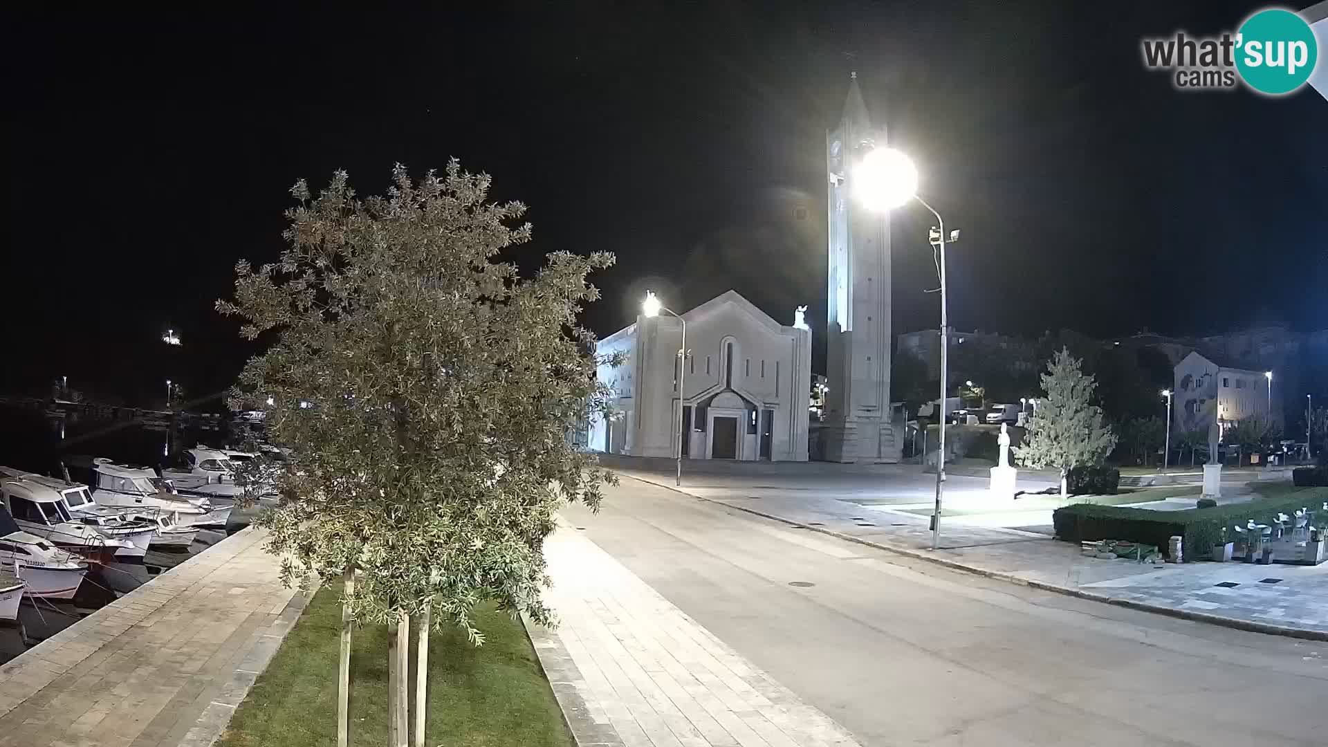 Ploče Webcam | Captivating Views of Riva and the Cathedral