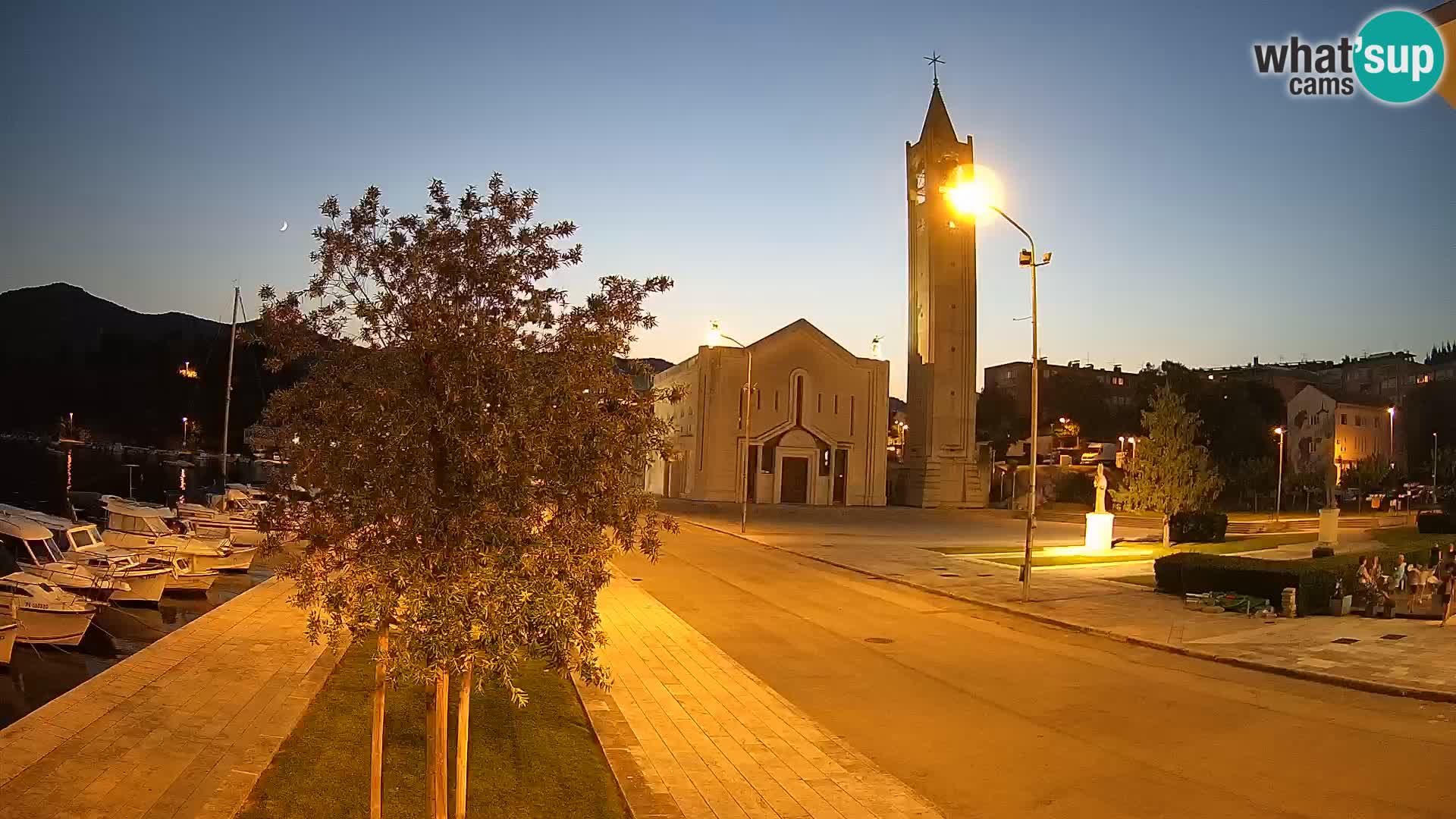 Spletna kamera Ploče | Osupljiv pogled na Rivo in katedralo