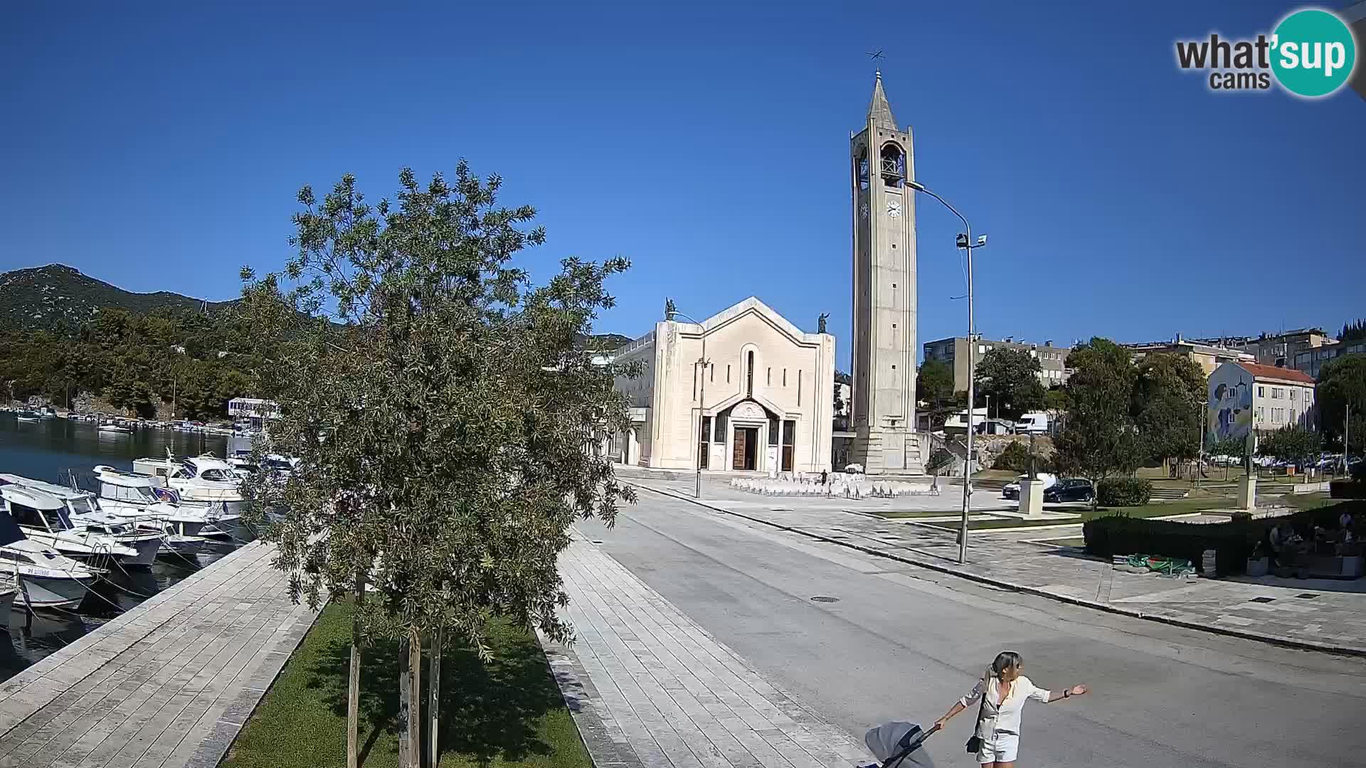 Ploče Webcam | Captivating Views of Riva and the Cathedral