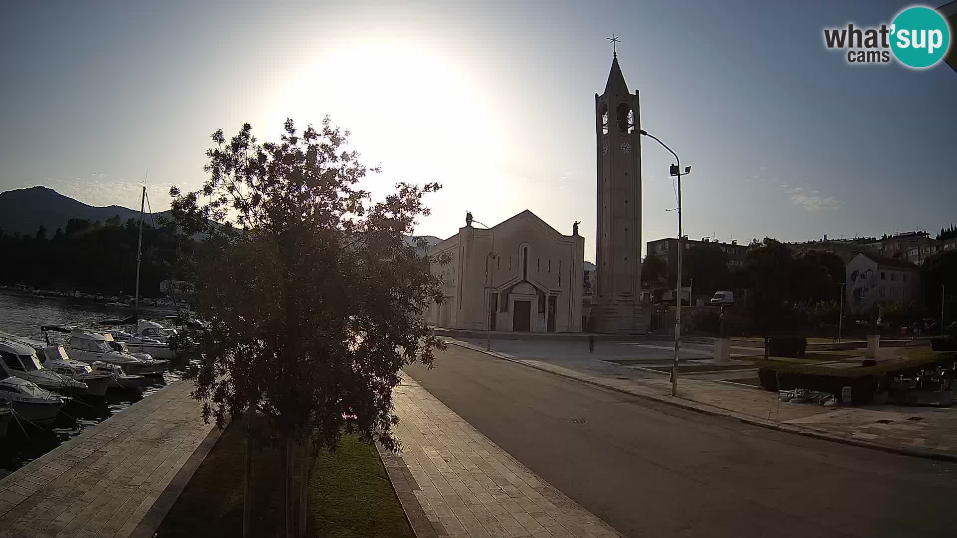 Ploče Webcam | Captivating Views of Riva and the Cathedral