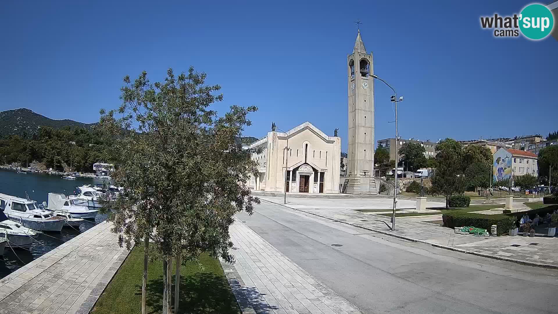 Ploče Webcam | Captivating Views of Riva and the Cathedral