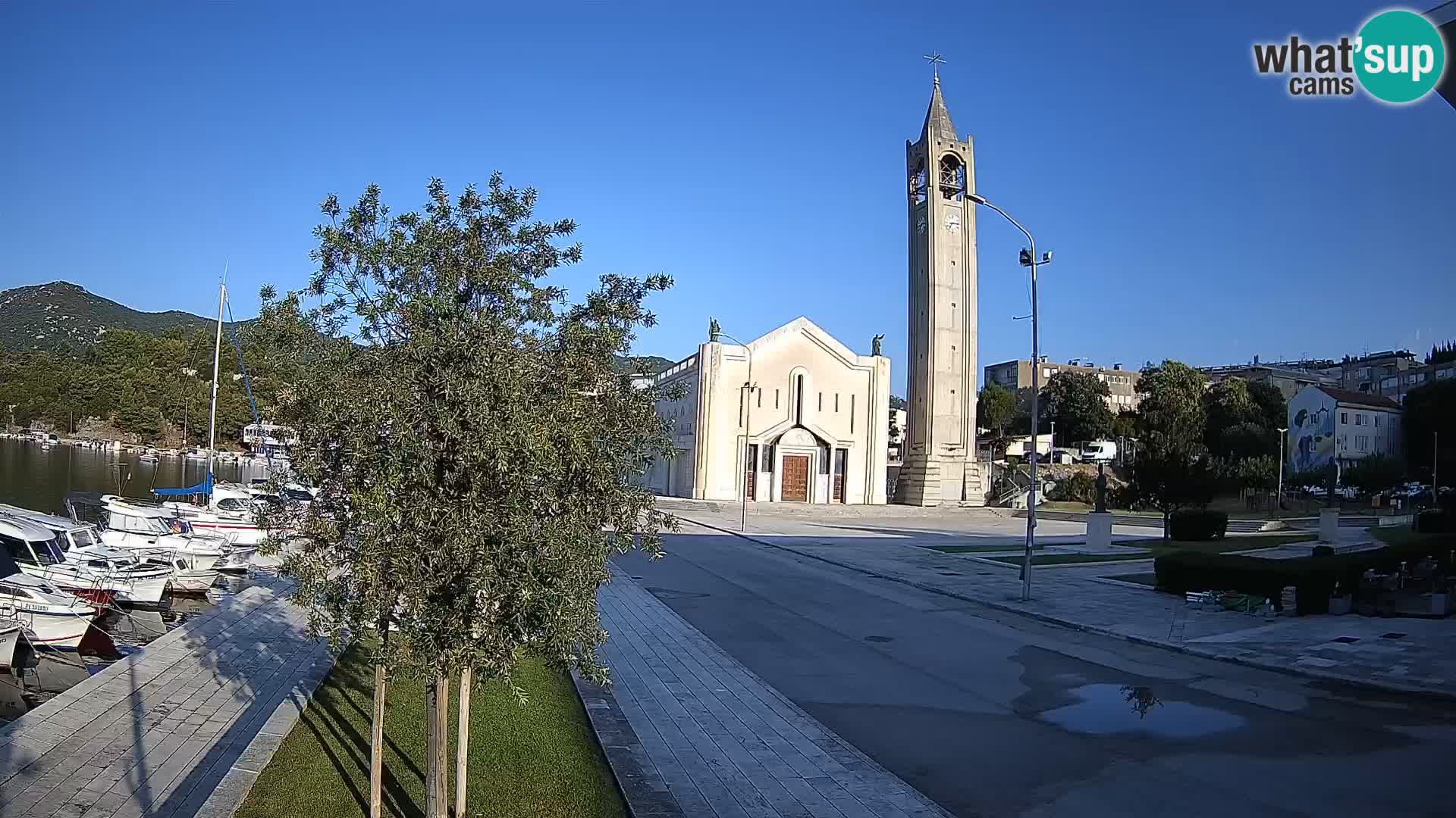 Ploče Webcam | Captivating Views of Riva and the Cathedral