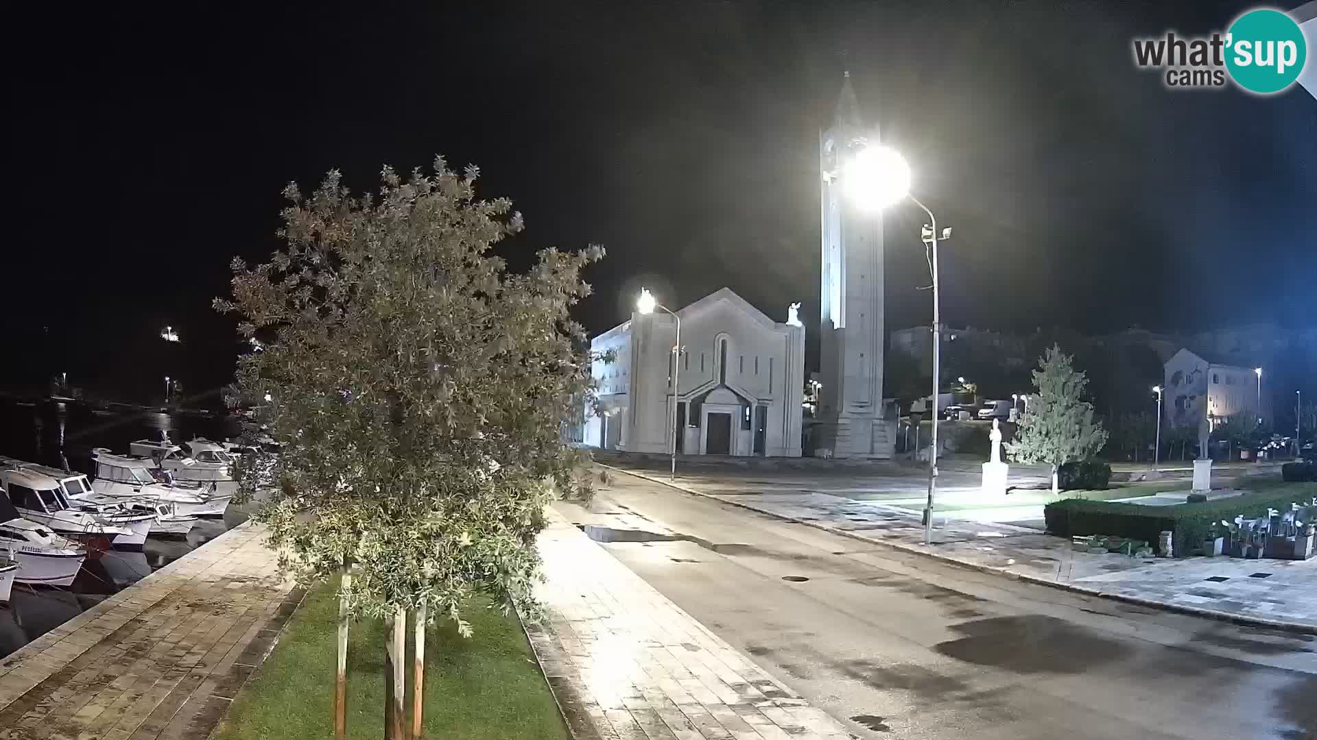 Ploče Webcam | Captivating Views of Riva and the Cathedral