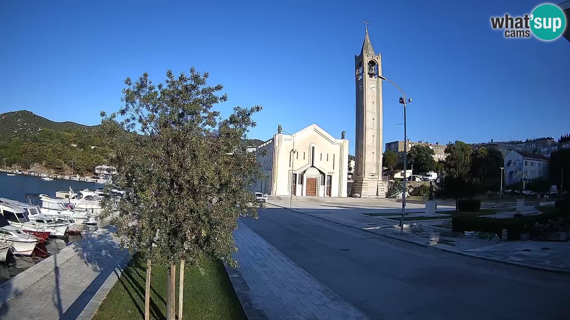 Ploče Webcam | Captivating Views of Riva and the Cathedral