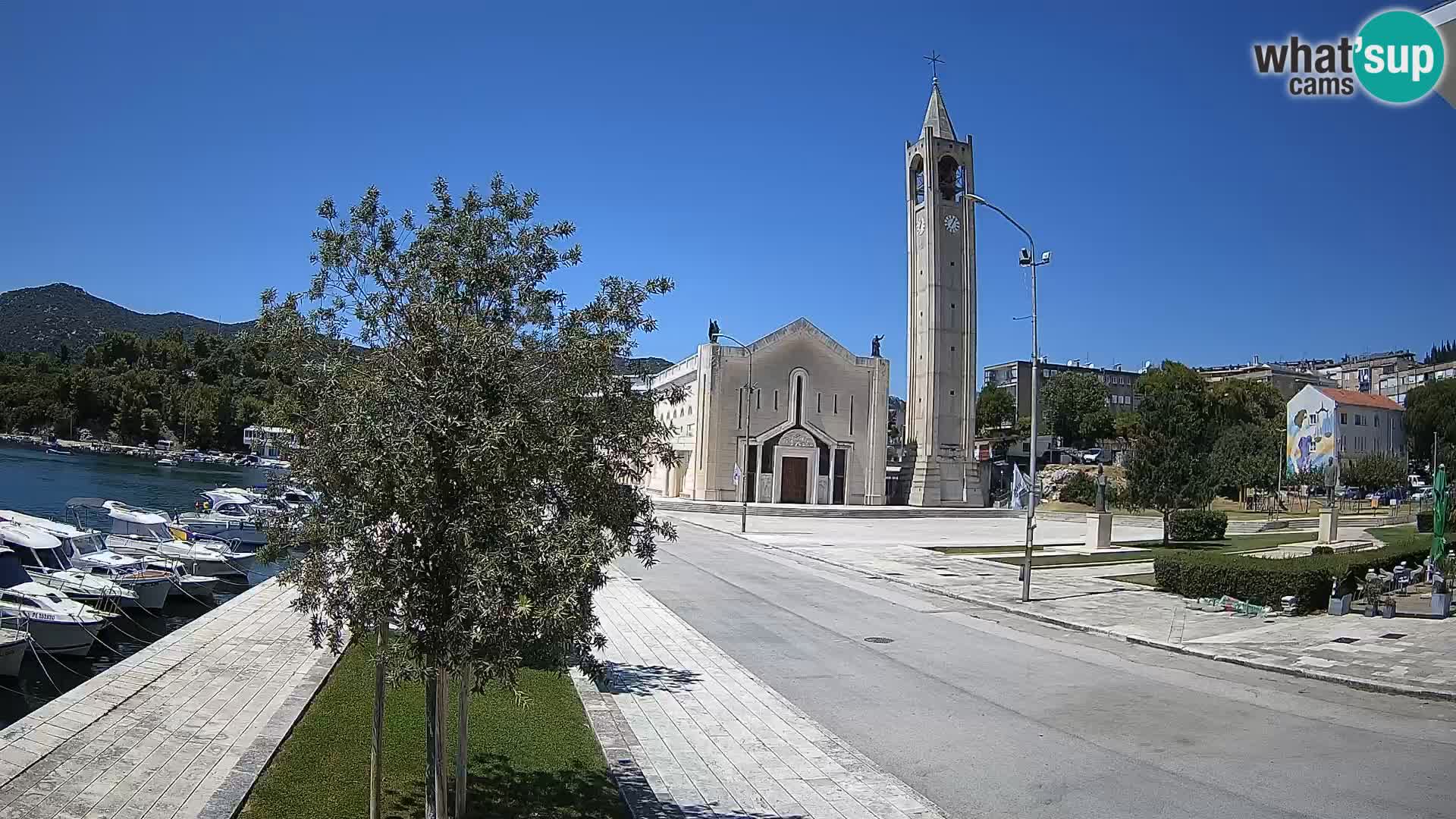Ploče Webcam | Captivating Views of Riva and the Cathedral
