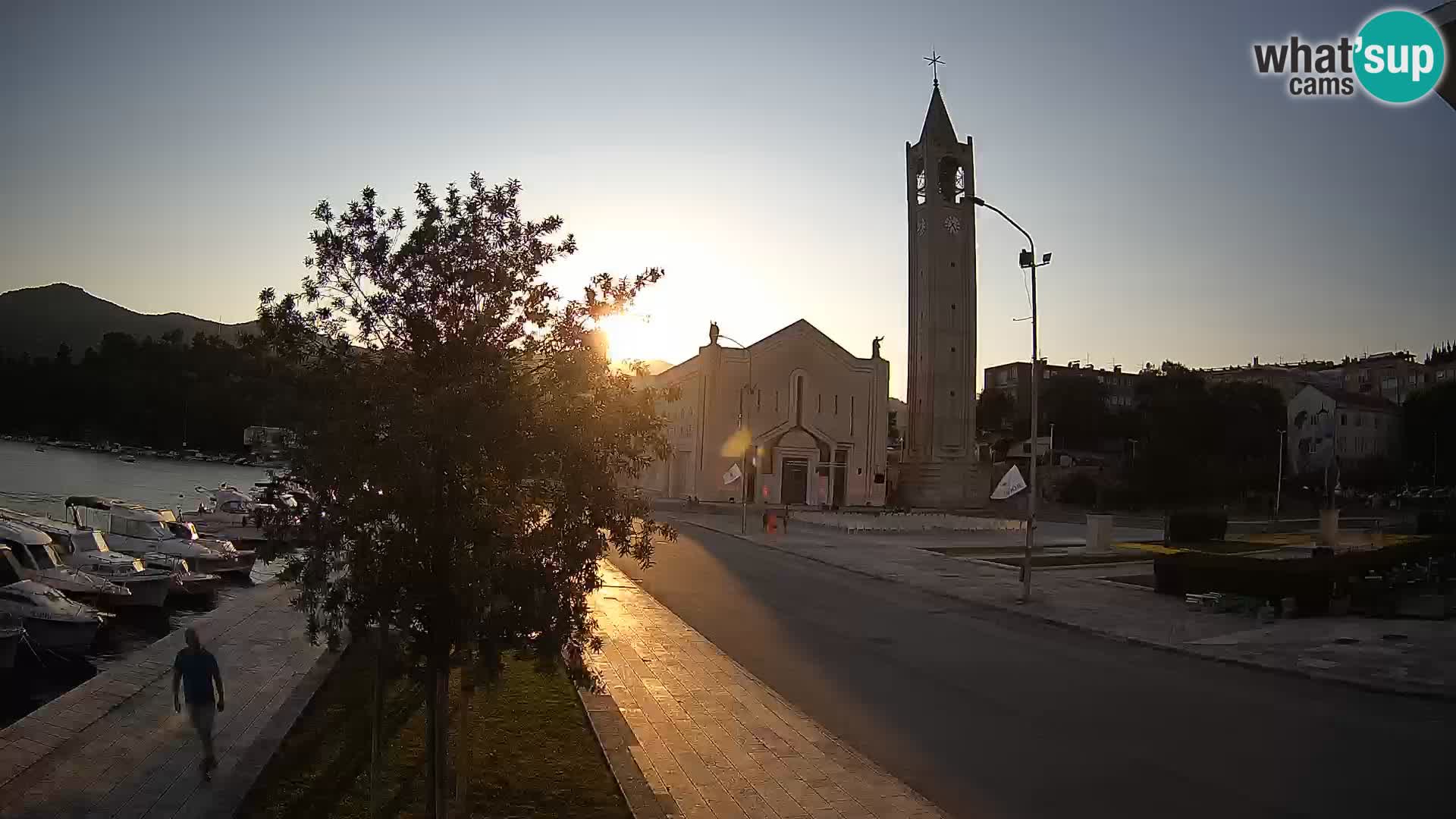 Ploče Webcam | Captivating Views of Riva and the Cathedral