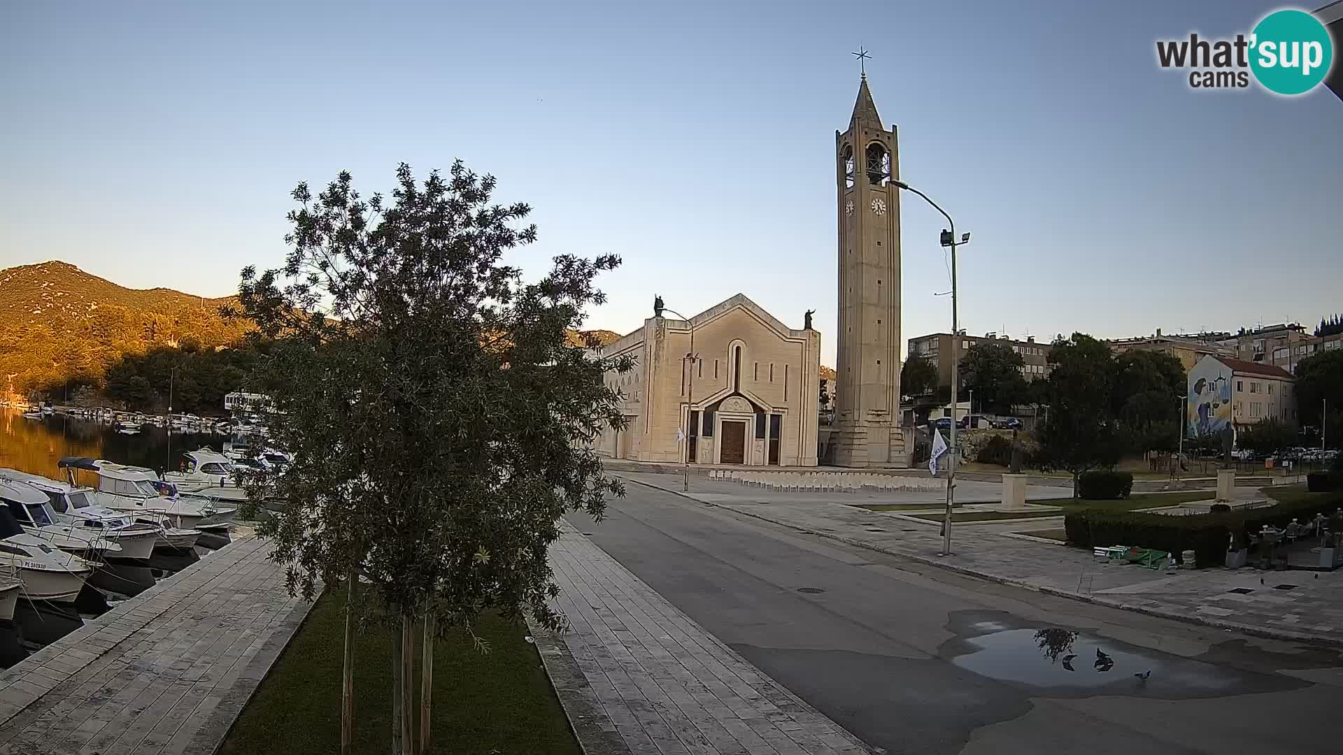 Ploče Cámara web | Vistas cautivadoras de Riva y la Catedral