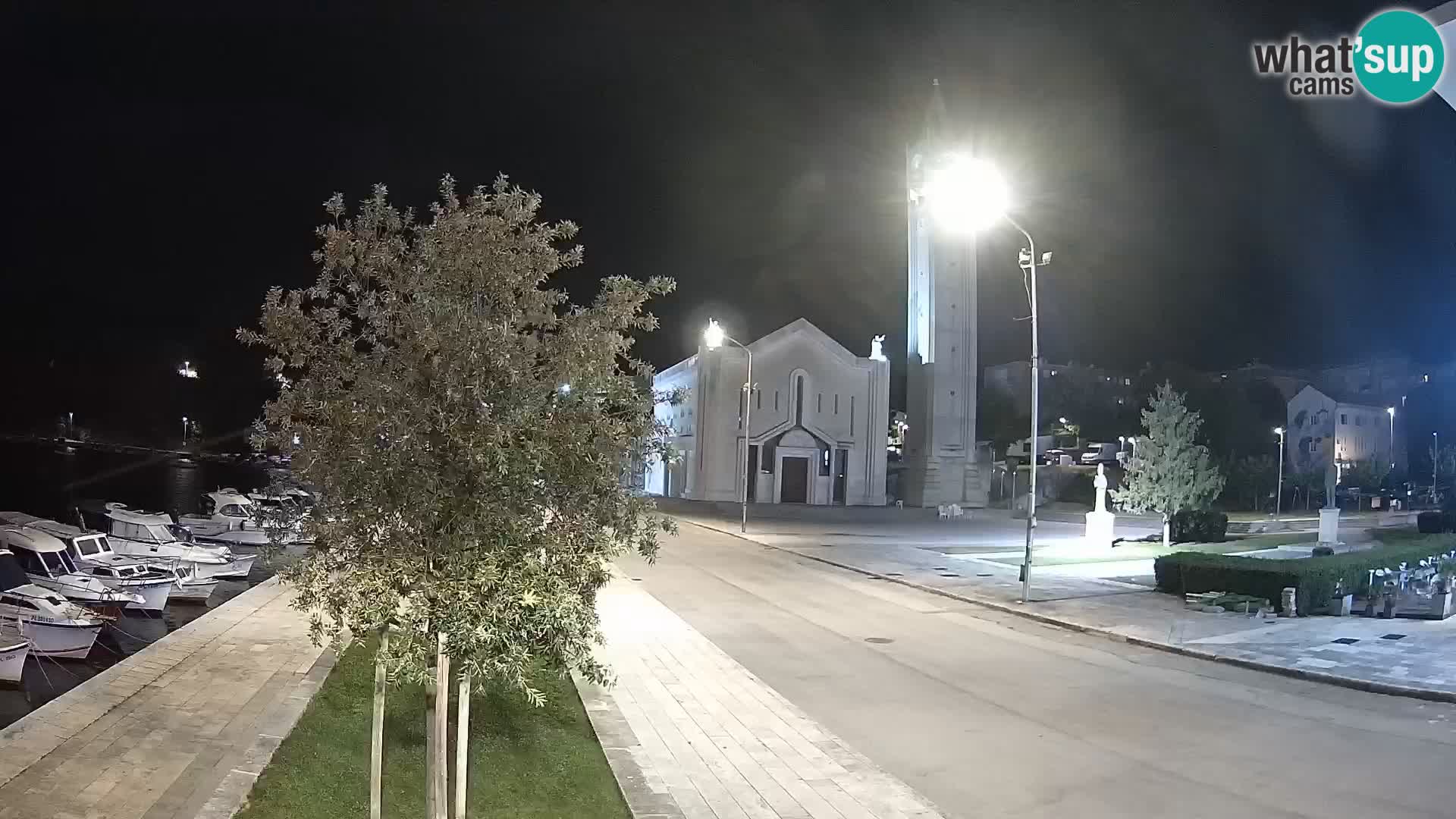 Ploče Webcam | Captivating Views of Riva and the Cathedral