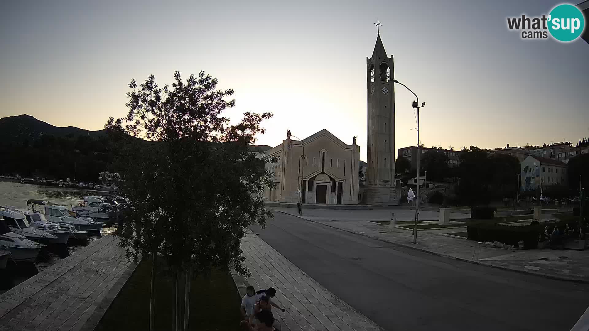 Spletna kamera Ploče | Osupljiv pogled na Rivo in katedralo