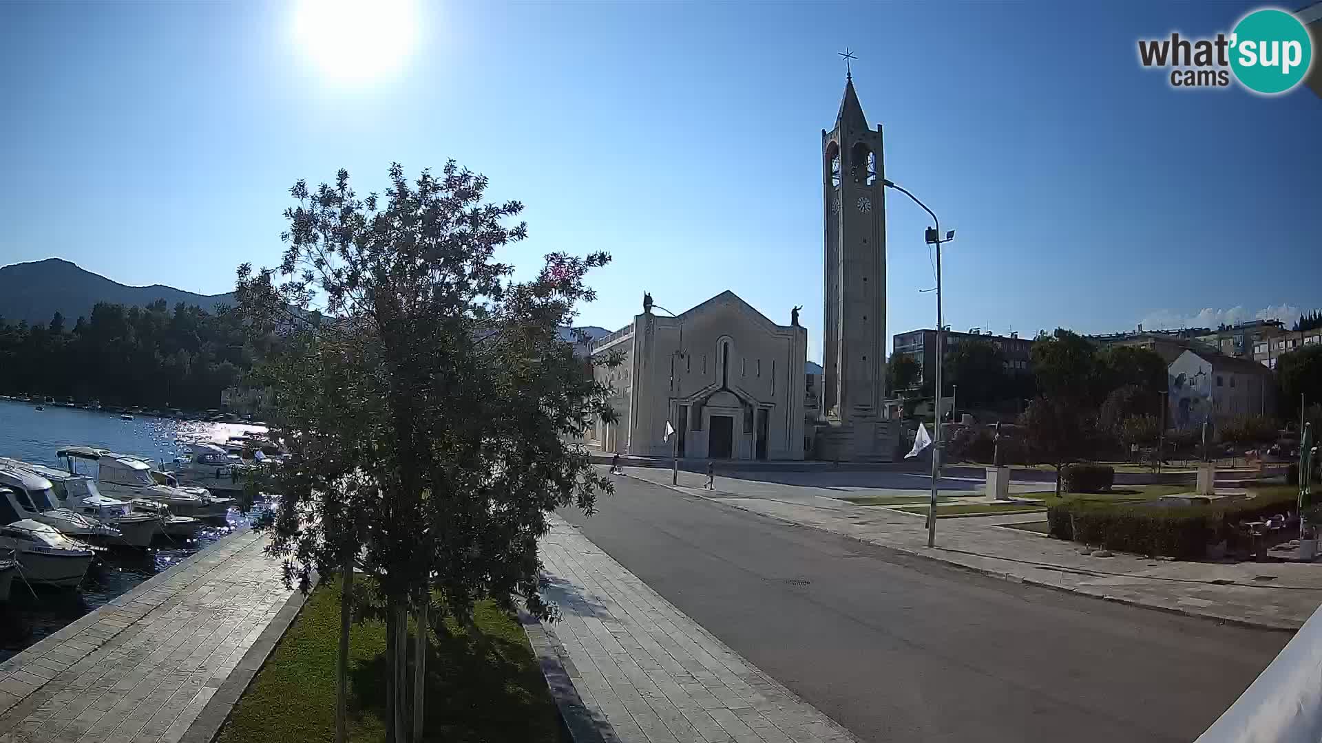 Ploče Webcam | Captivating Views of Riva and the Cathedral