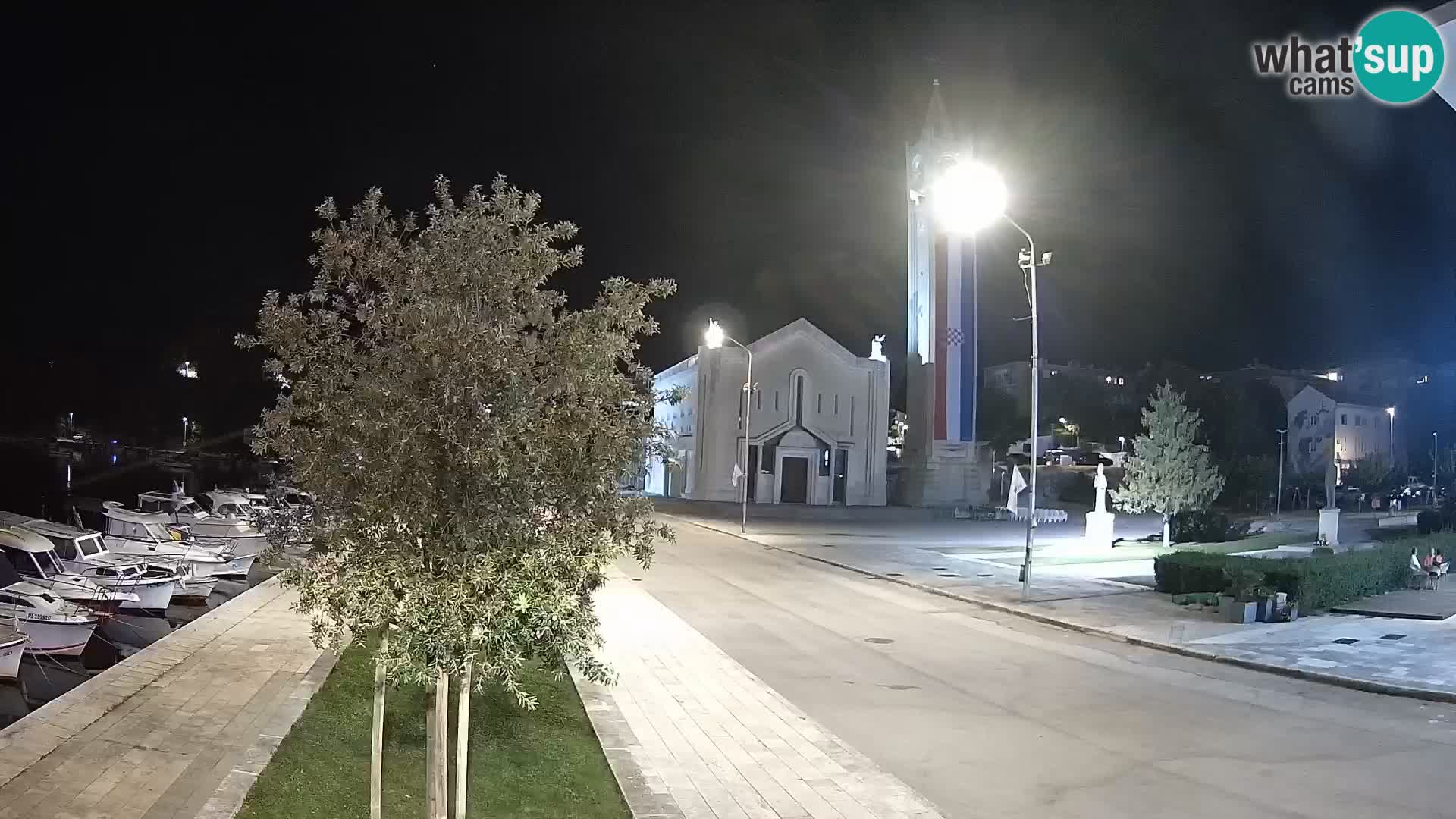 Ploče Webcam | Captivating Views of Riva and the Cathedral