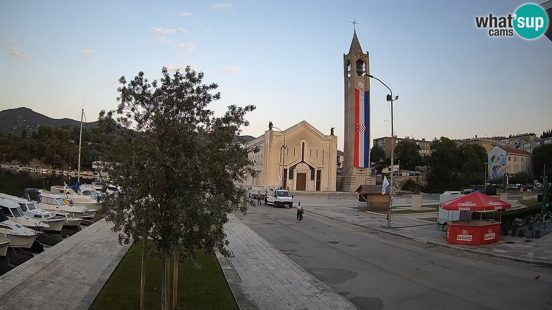 Ploče Webcam | Captivating Views of Riva and the Cathedral