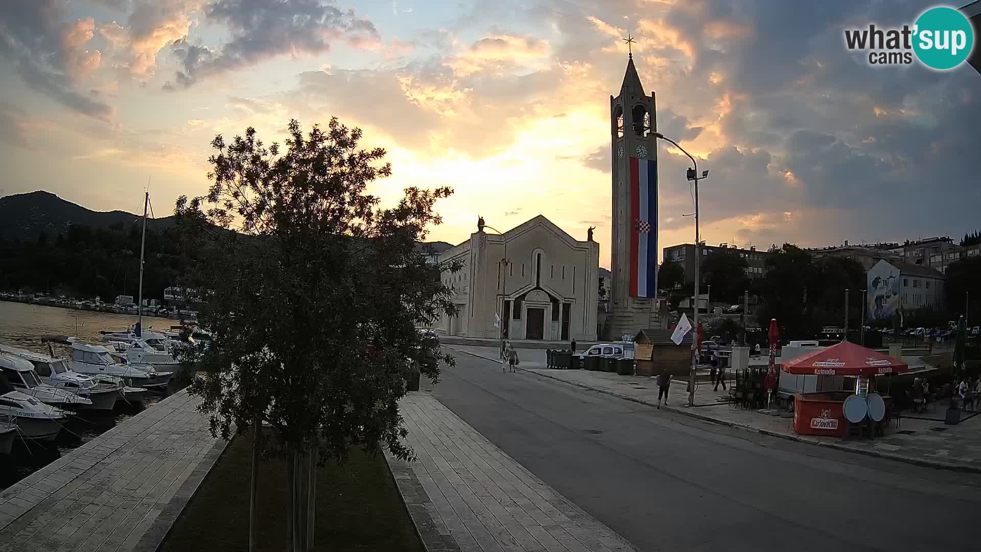 Ploče Webcam | Captivating Views of Riva and the Cathedral