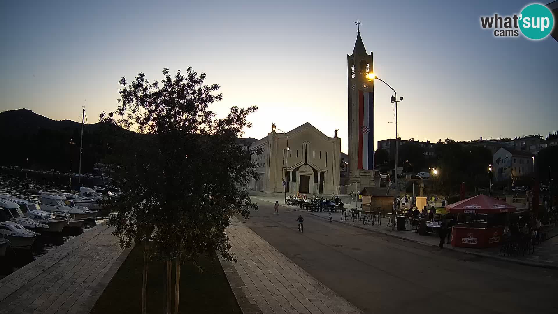 Ploče Webcam | Captivating Views of Riva and the Cathedral