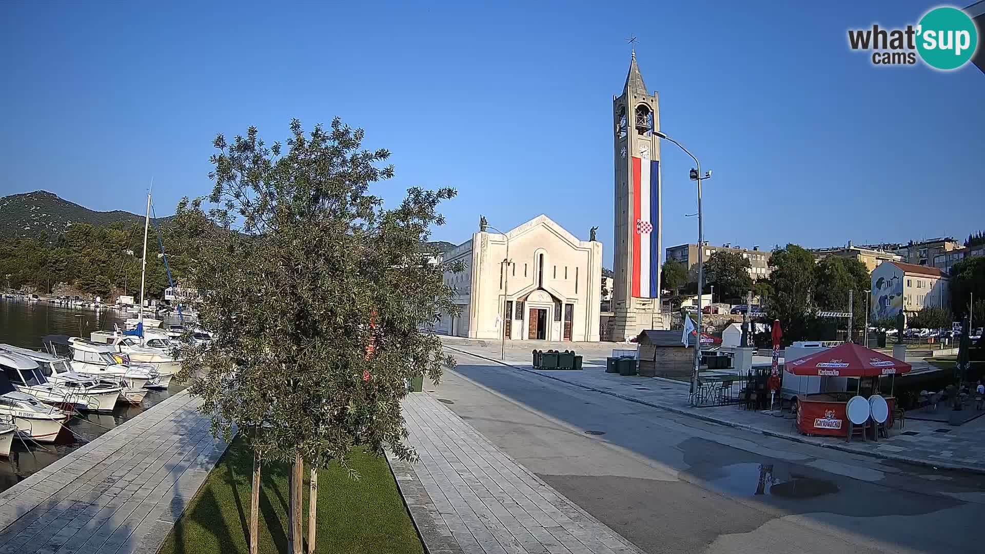 Ploče Webcam | Captivating Views of Riva and the Cathedral