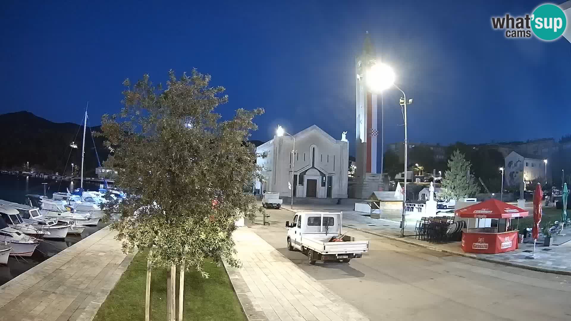 Ploče Webcam | Captivating Views of Riva and the Cathedral
