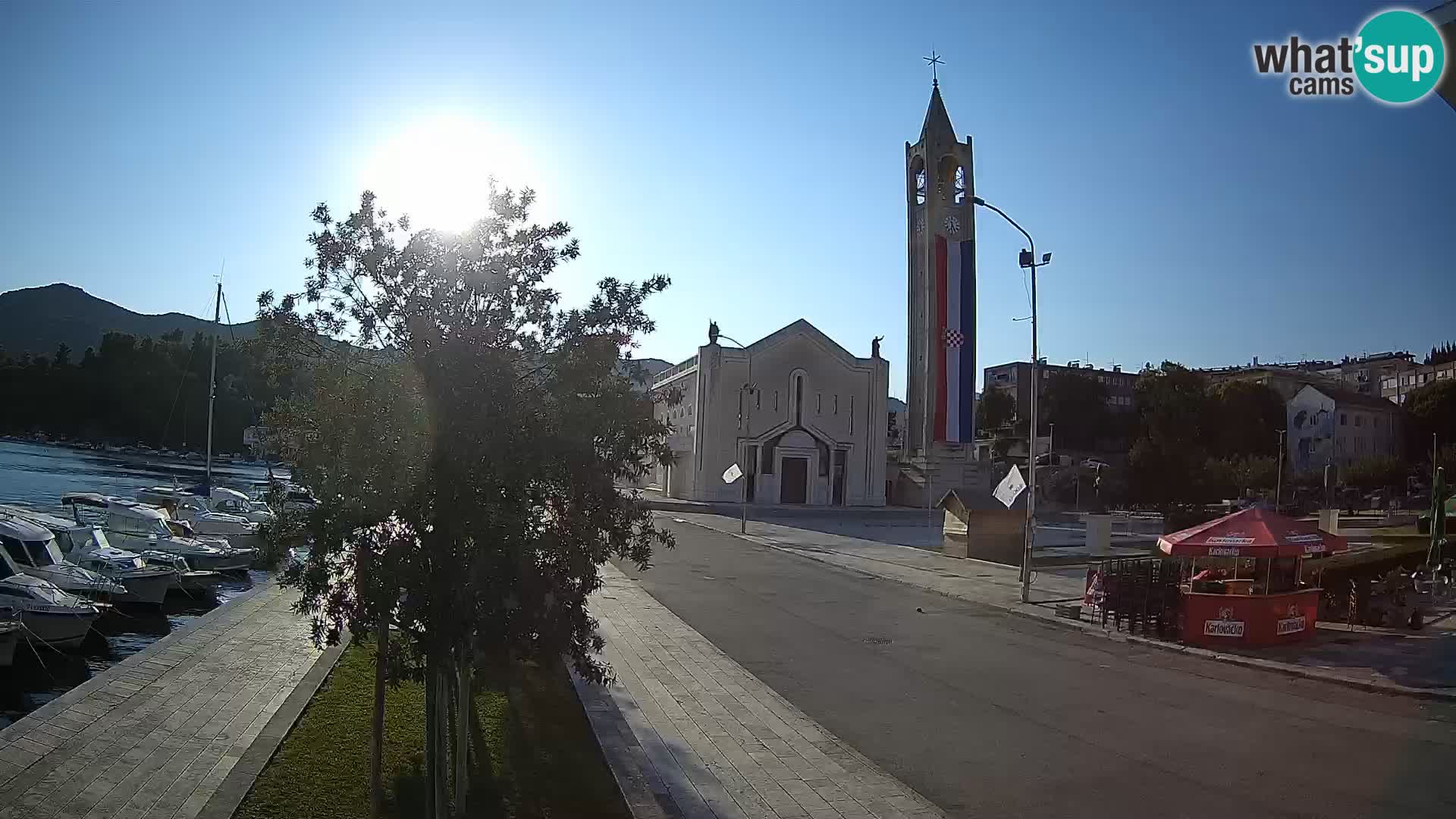 Ploče Webcam | Captivating Views of Riva and the Cathedral