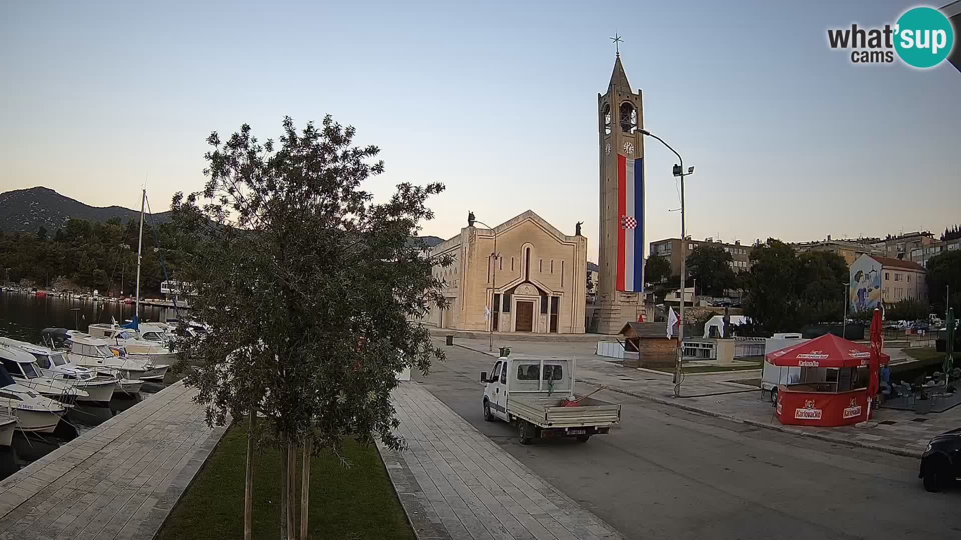 Ploče Webcam | Captivating Views of Riva and the Cathedral