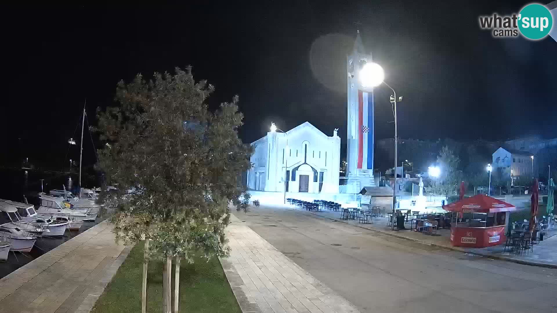 Ploče Webcam | Captivating Views of Riva and the Cathedral