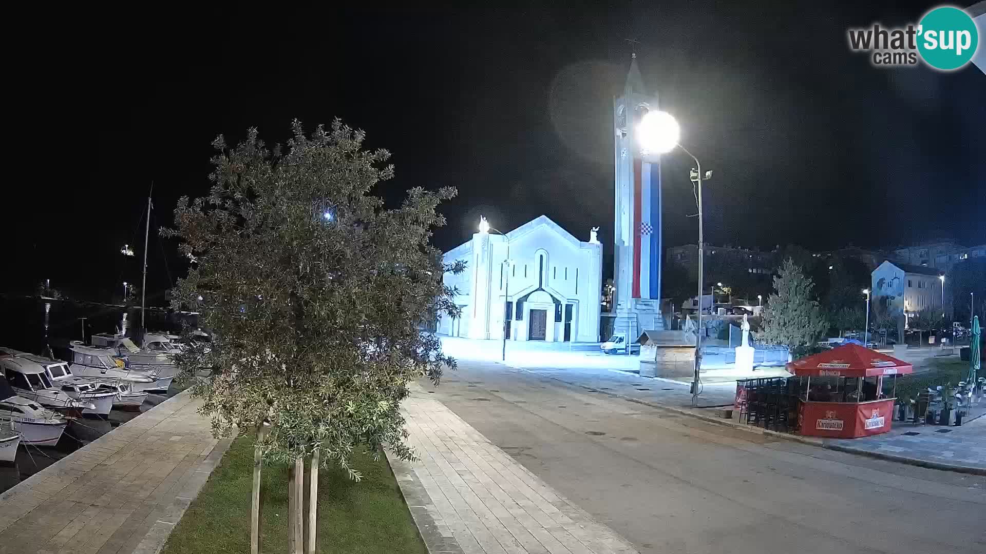 Ploče Webcam | Captivating Views of Riva and the Cathedral