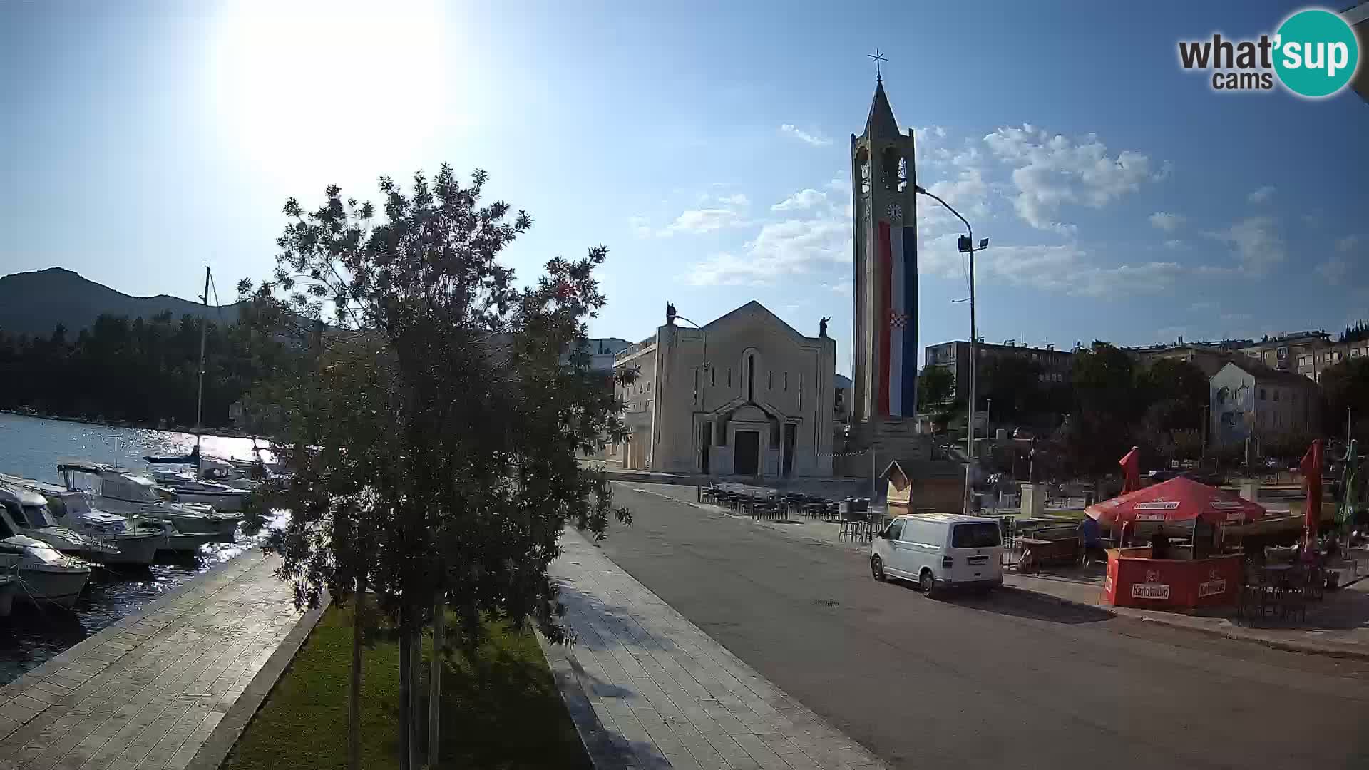 Ploče Webcam | Captivating Views of Riva and the Cathedral