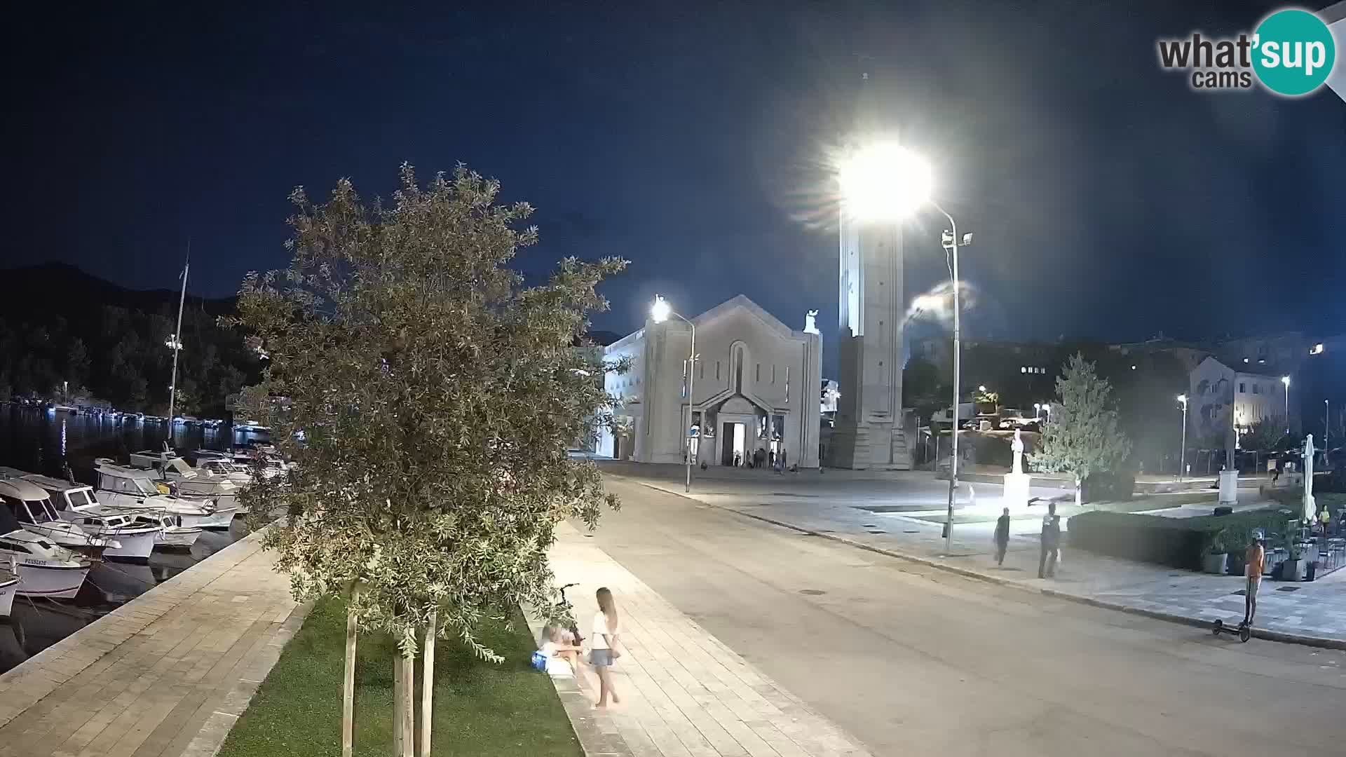 Ploče Webcam | Captivating Views of Riva and the Cathedral