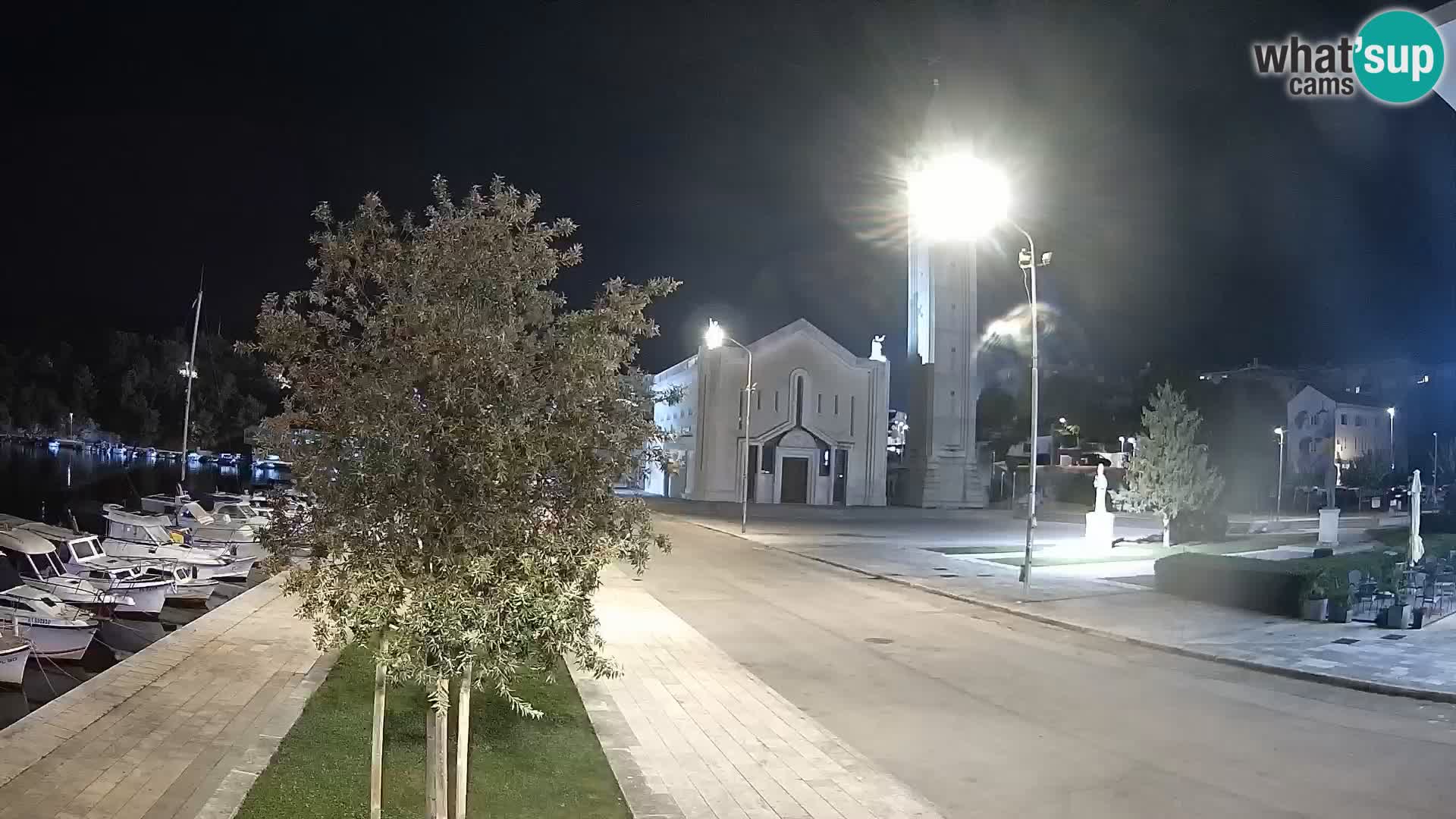 Ploče Webcam | Captivating Views of Riva and the Cathedral