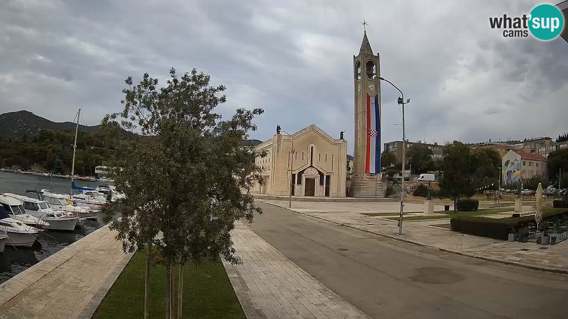 Ploče Webcam | Captivating Views of Riva and the Cathedral