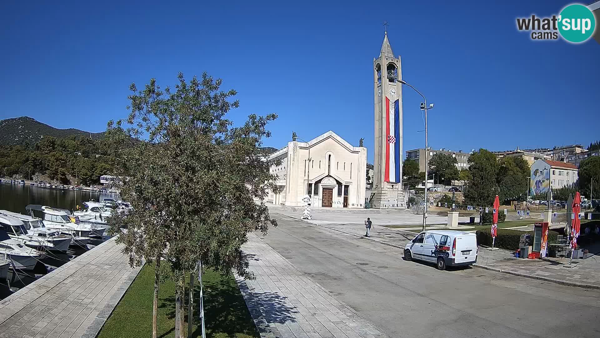 Ploče Webcam | Captivating Views of Riva and the Cathedral