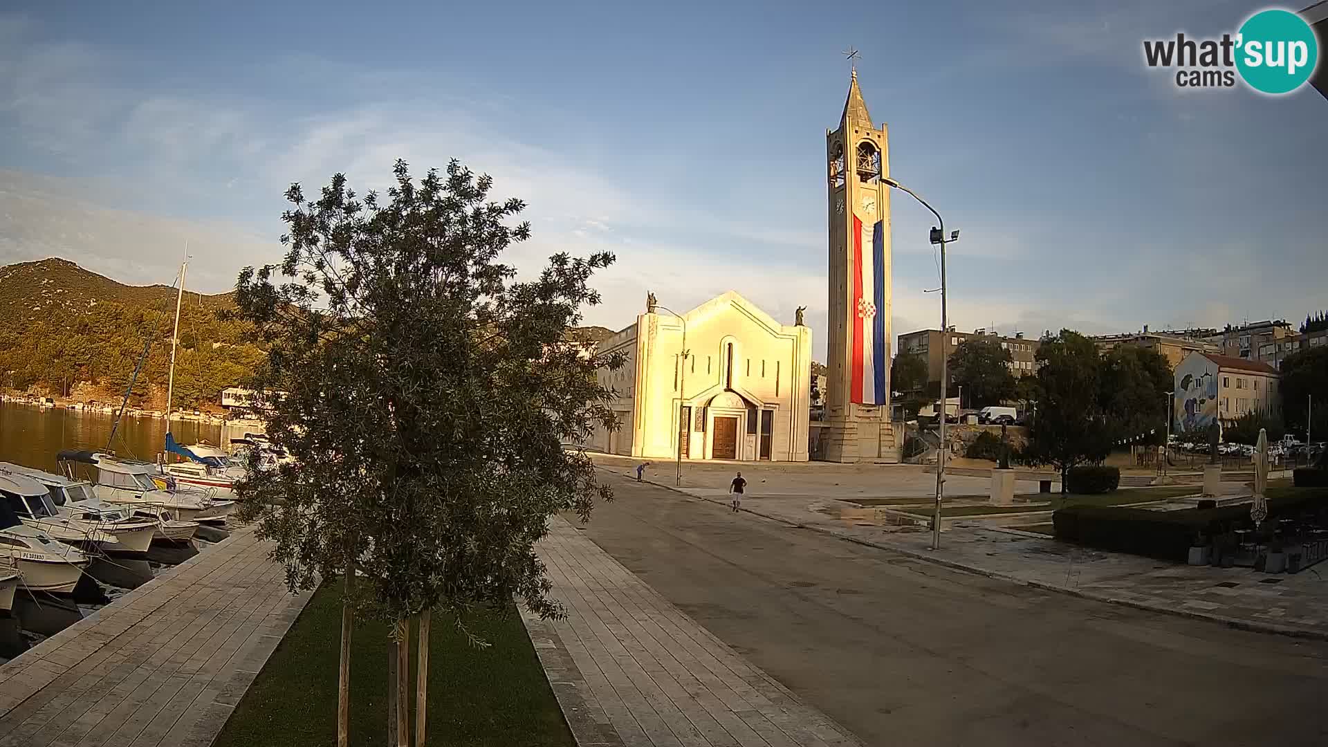 Ploče Webcam | Captivating Views of Riva and the Cathedral