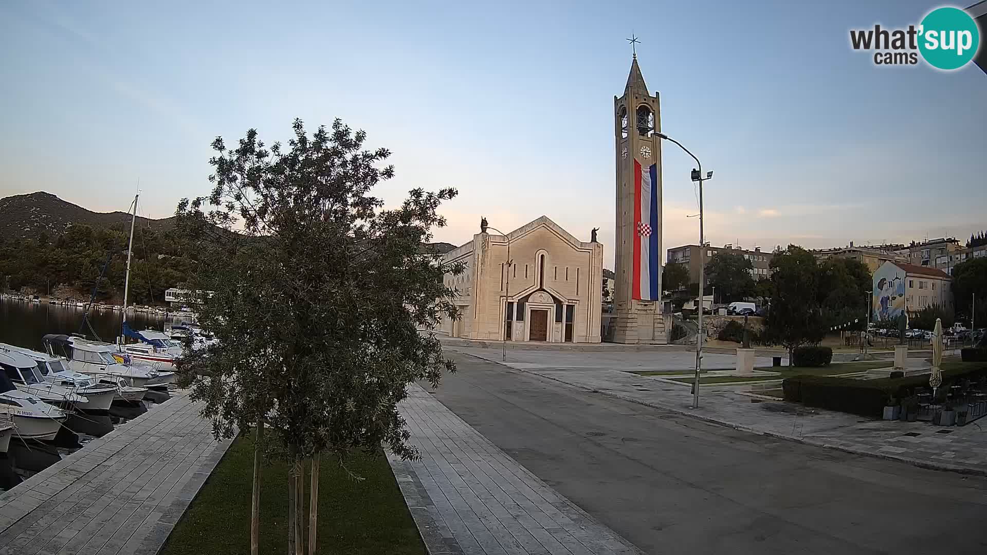 Ploče Webcam | Captivating Views of Riva and the Cathedral