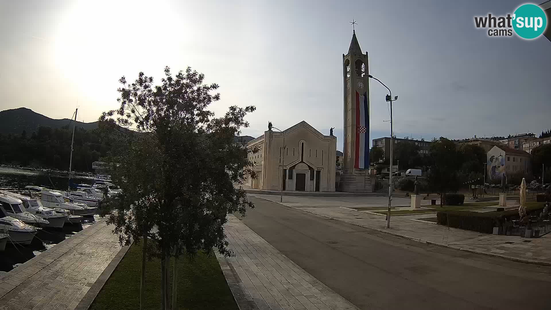Ploče Webcam | Captivating Views of Riva and the Cathedral