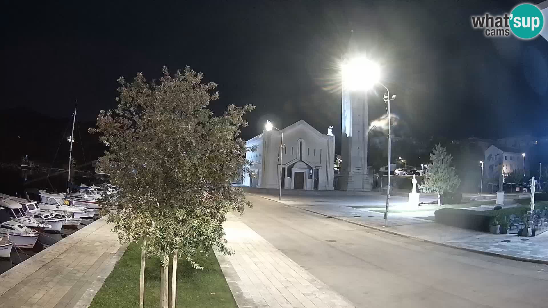 Ploče Webcam | Captivating Views of Riva and the Cathedral