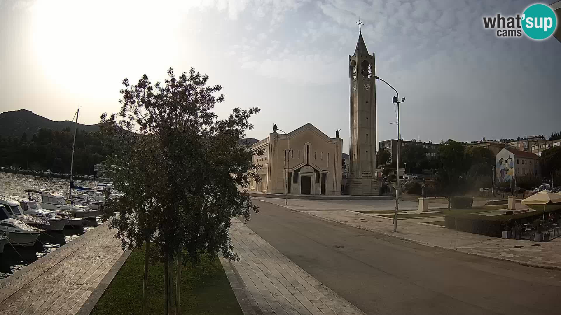 Ploče Webcam | Captivating Views of Riva and the Cathedral