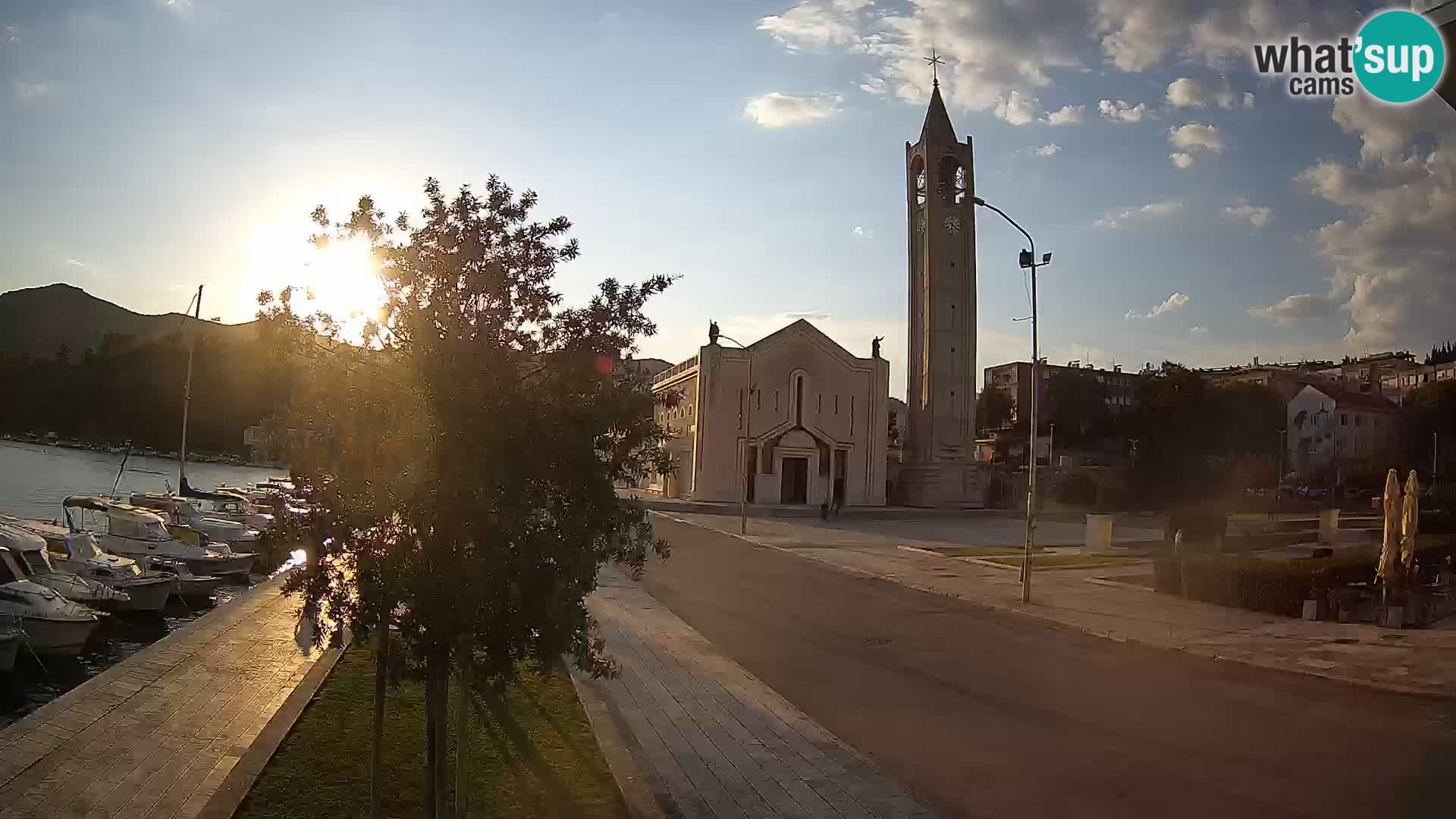 Ploče Webcam | Captivating Views of Riva and the Cathedral