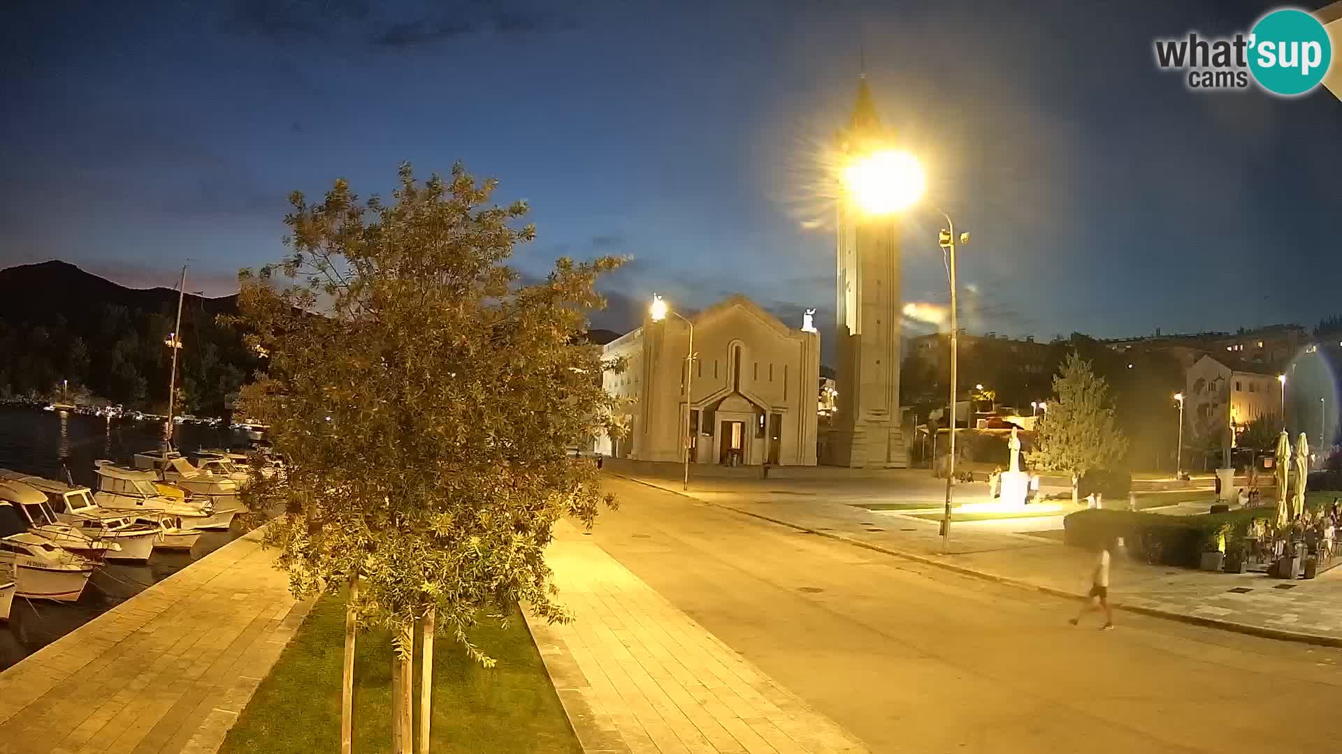 Ploče Webcam | Captivating Views of Riva and the Cathedral