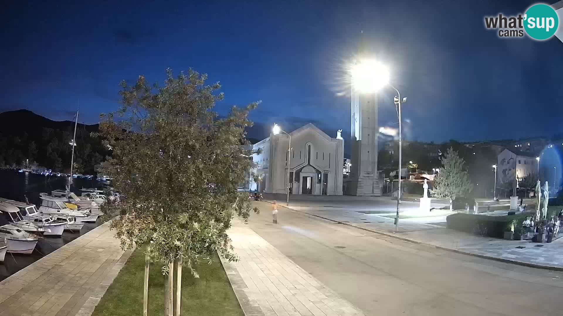 Ploče Webcam | Captivating Views of Riva and the Cathedral