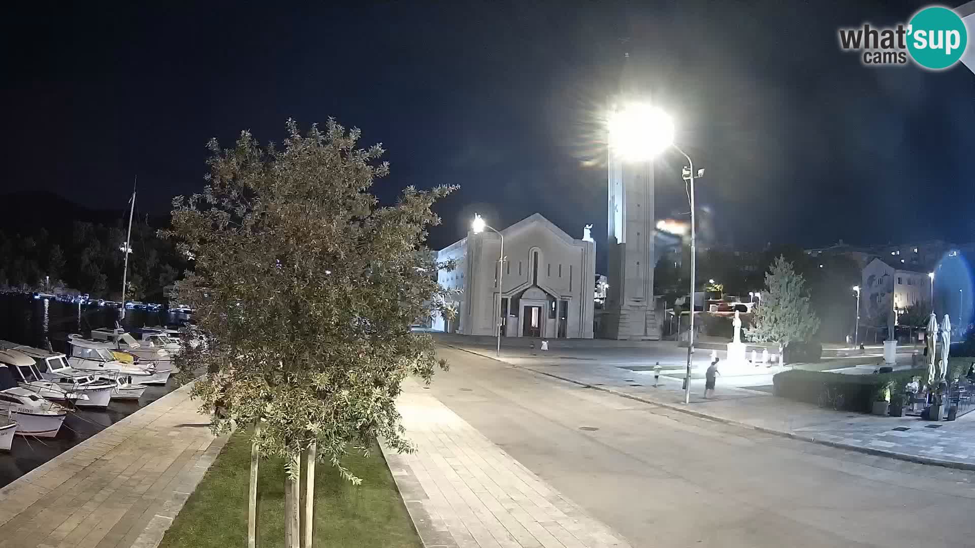 Ploče Webcam | Captivating Views of Riva and the Cathedral