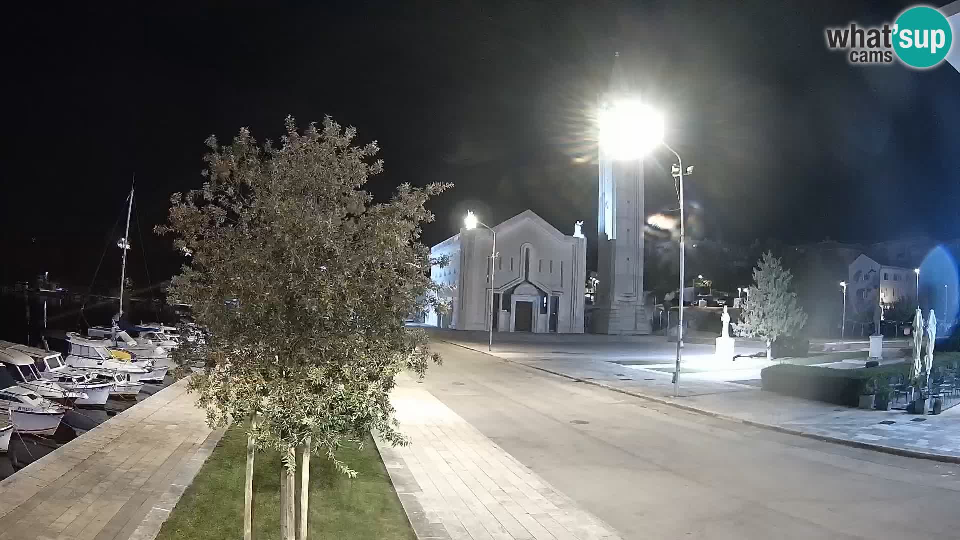 Ploče Webcam | Captivating Views of Riva and the Cathedral