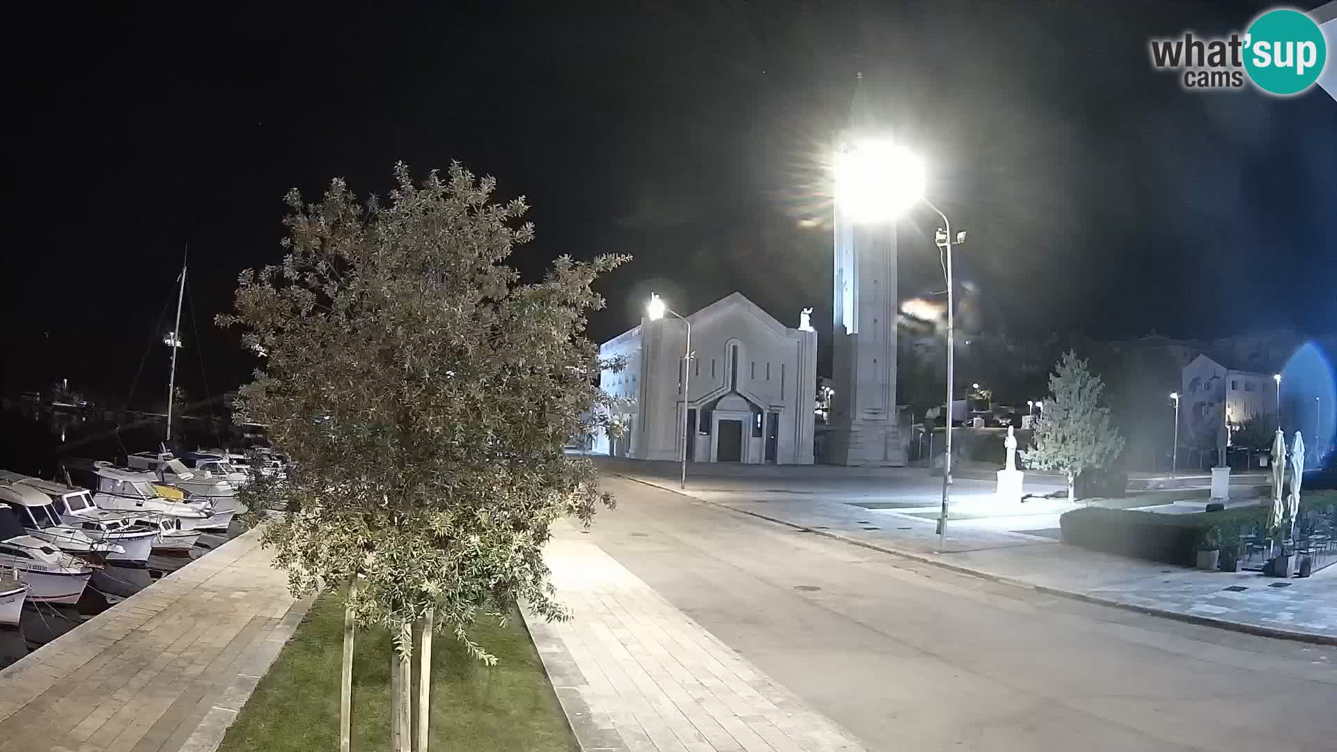 Ploče Webcam | Captivating Views of Riva and the Cathedral