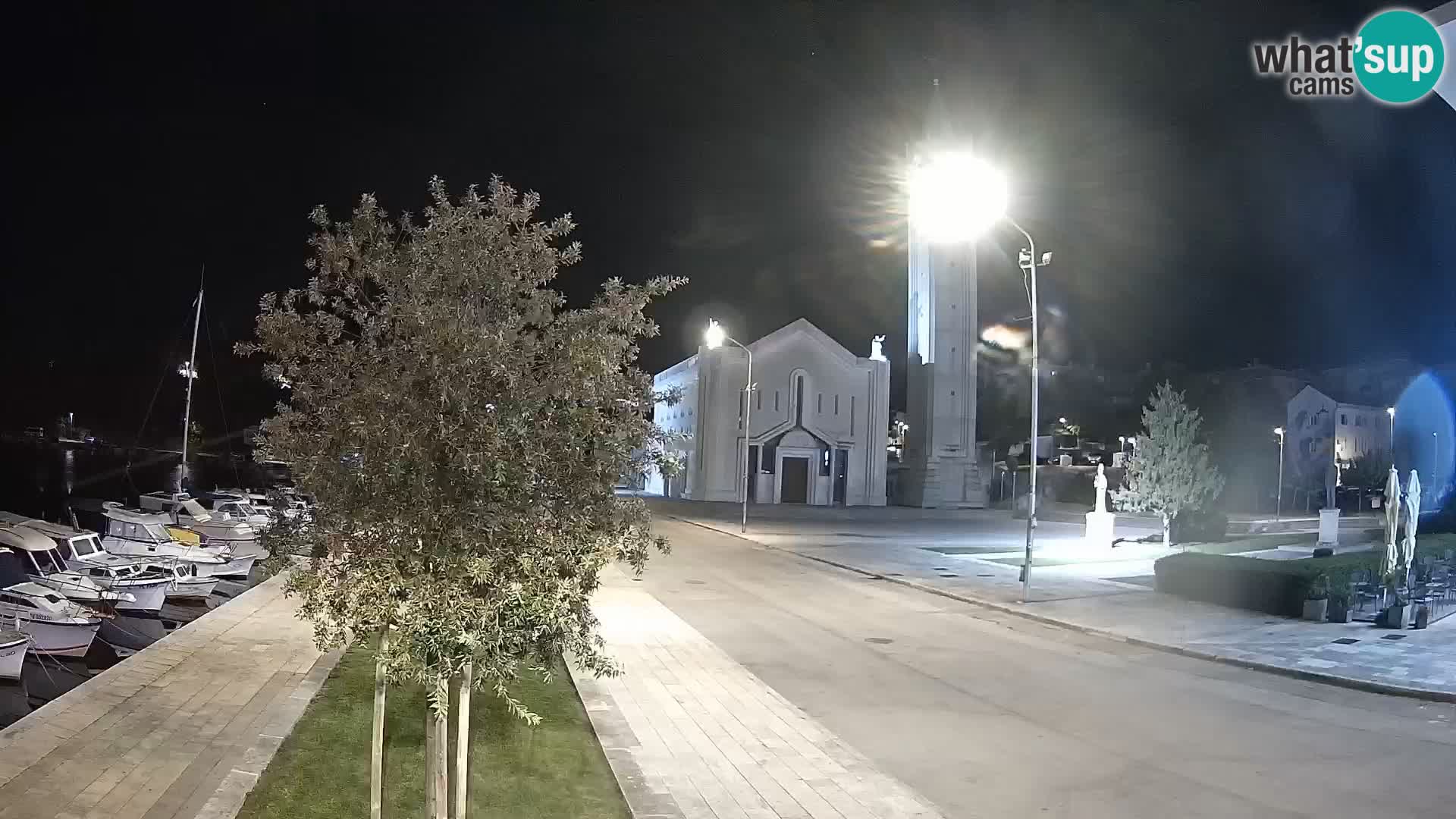 Ploče Webcam | Captivating Views of Riva and the Cathedral