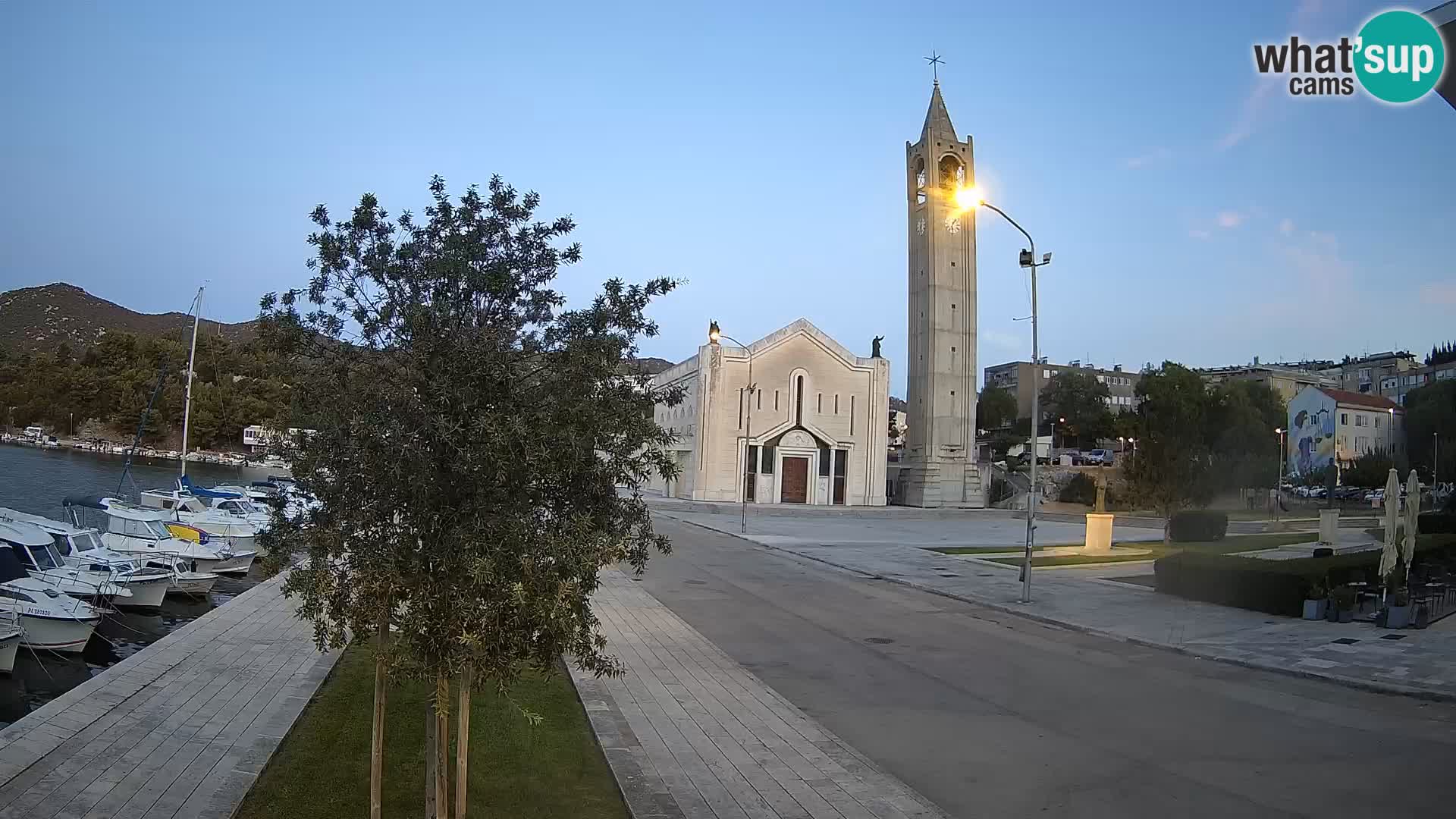 Ploče Cámara web | Vistas cautivadoras de Riva y la Catedral
