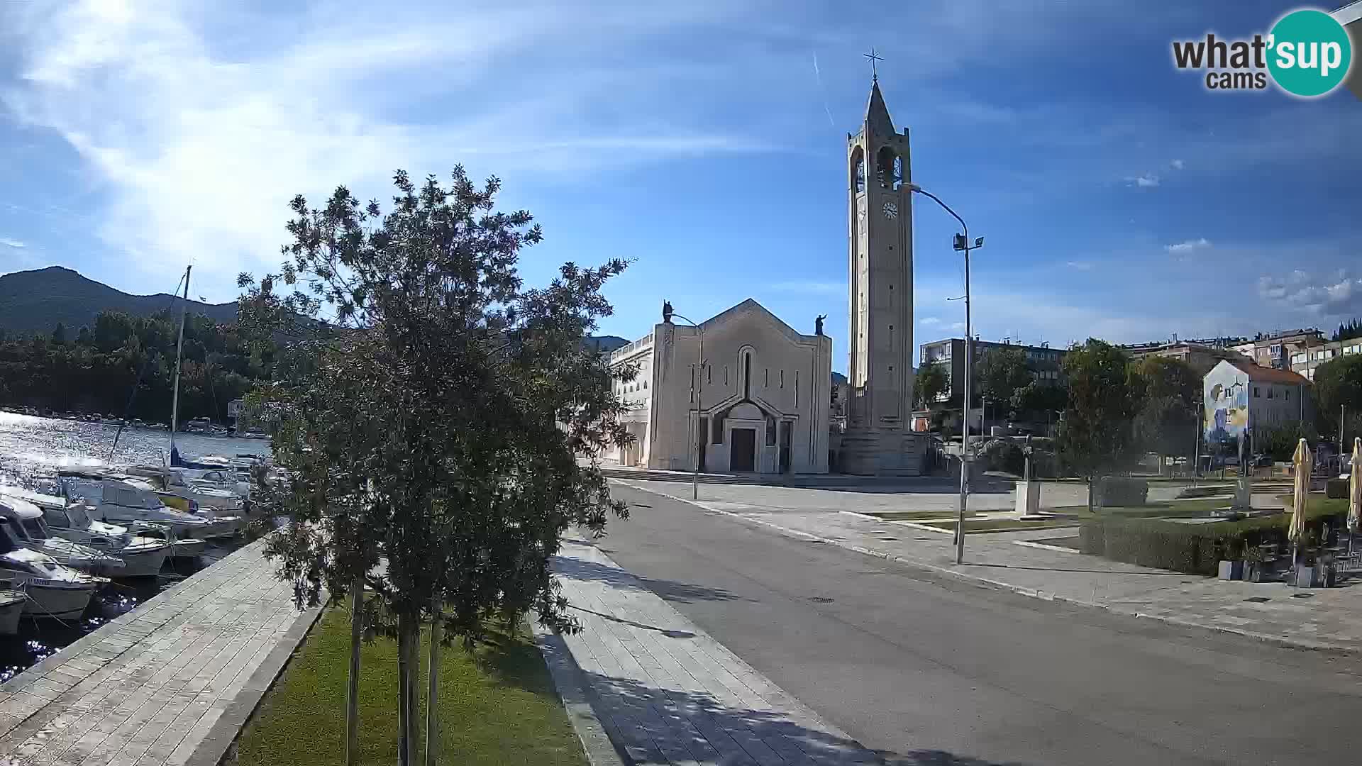 Ploče Webcam | Captivating Views of Riva and the Cathedral