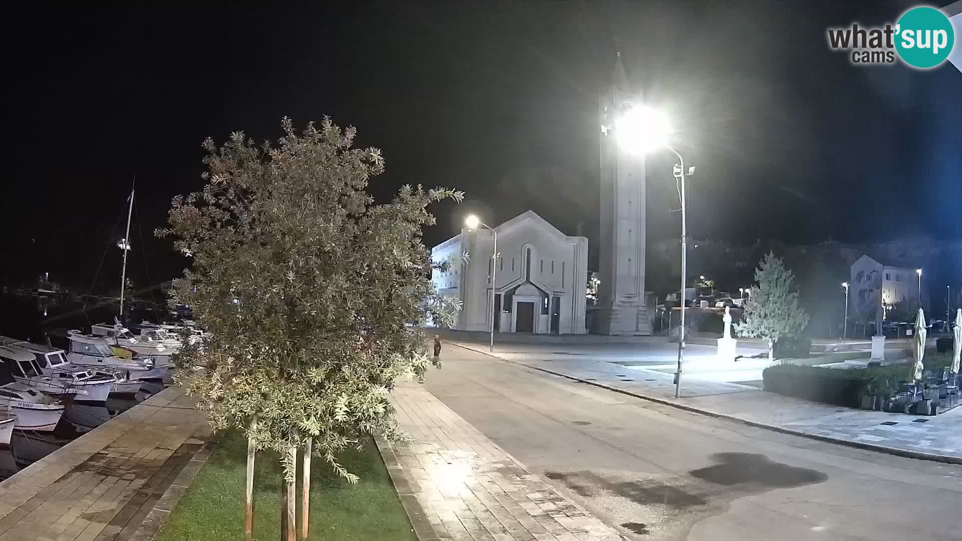 Ploče Webcam | Captivating Views of Riva and the Cathedral